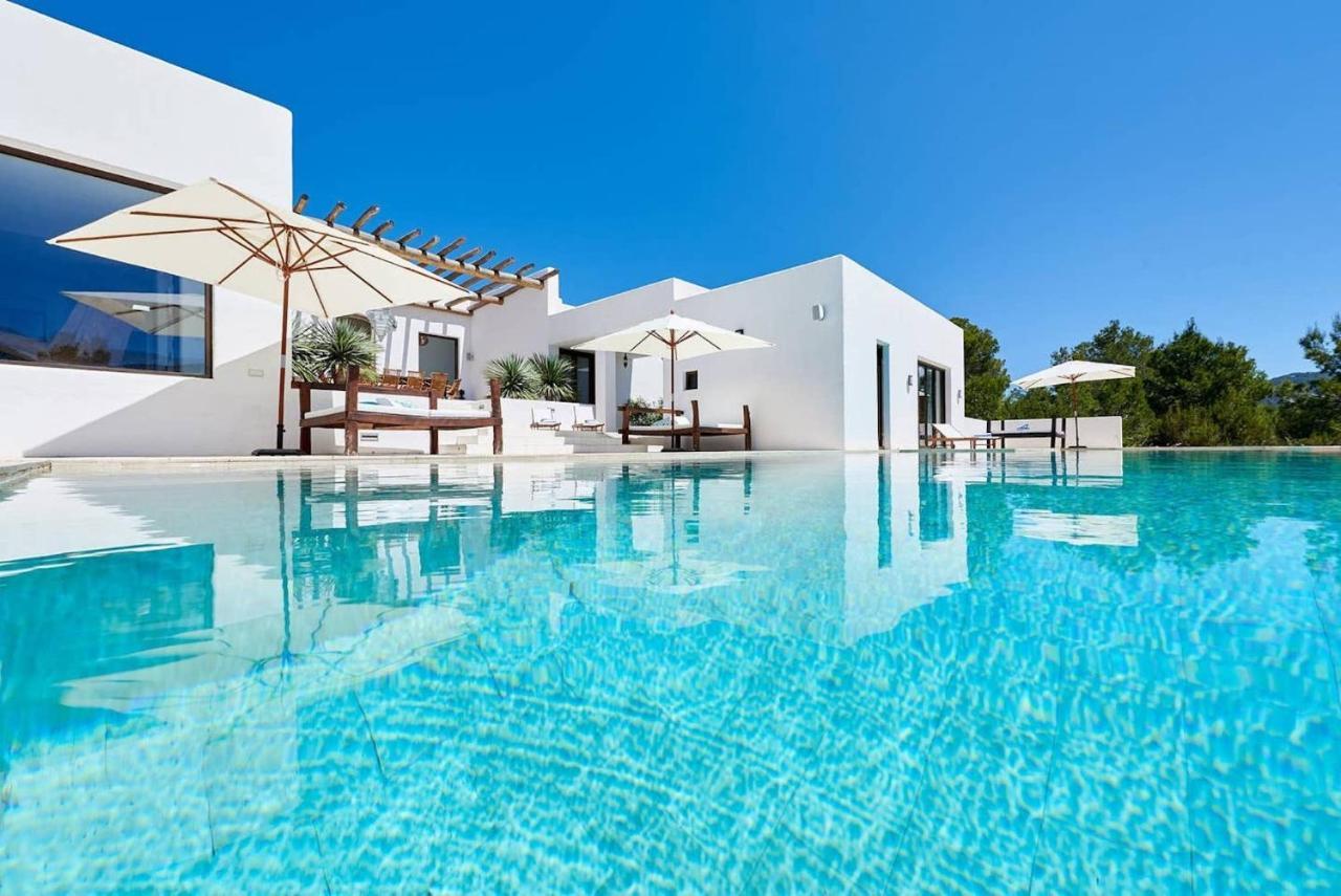 Villa Vista De Muntanya Luxury Villa: Exclusive Beachside Retreat Sant Josep de sa Talaia