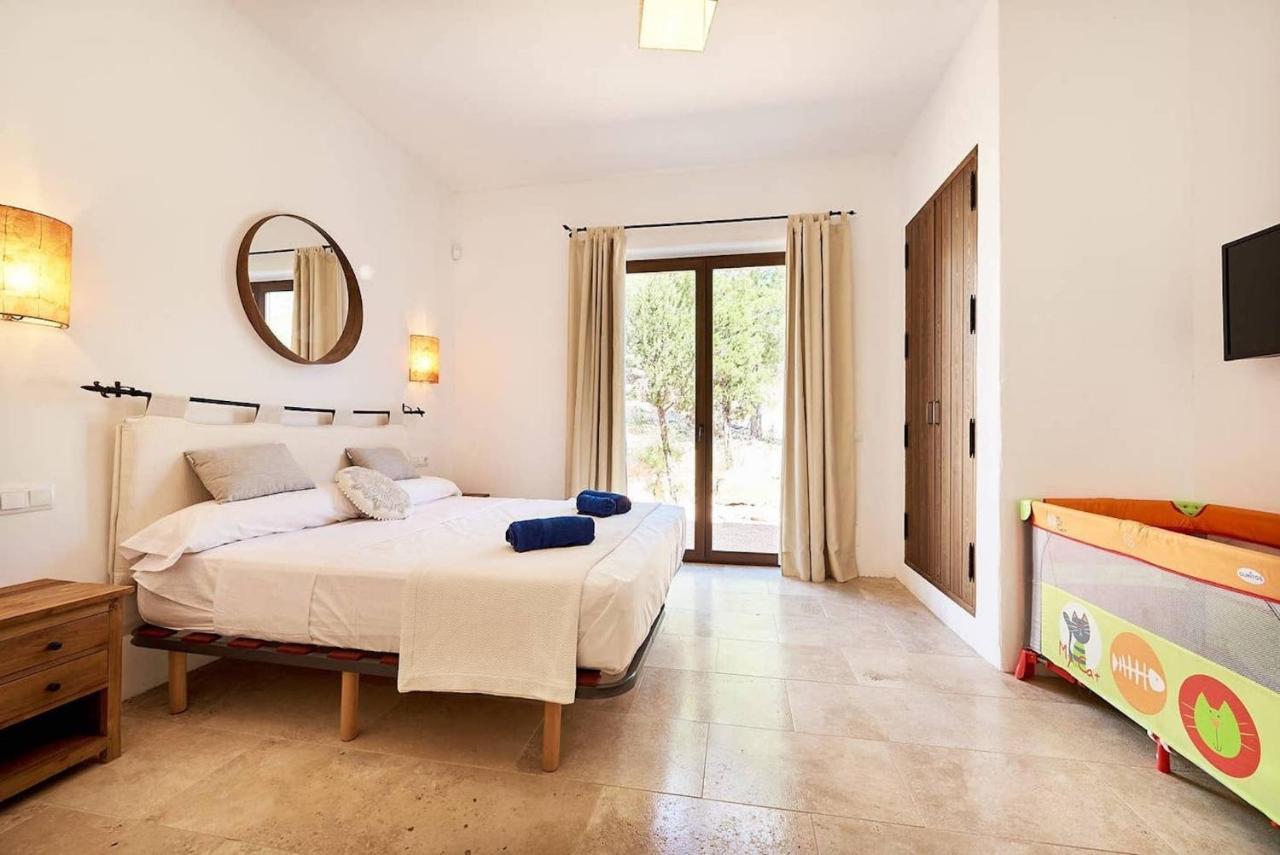Vista De Muntanya Luxury Villa: Exclusive Beachside Retreat Sant Josep de sa Talaia
