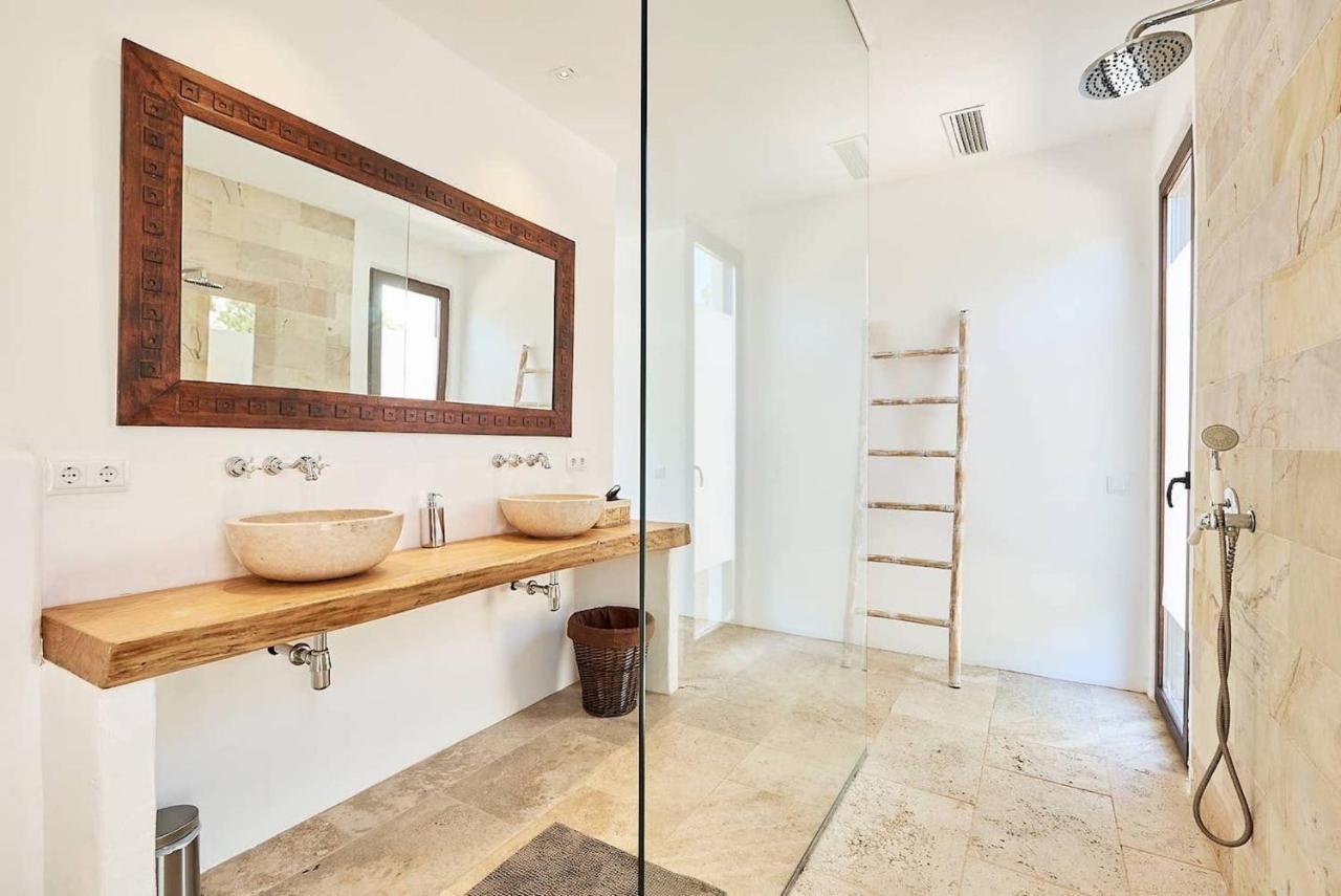 Vista De Muntanya Luxury Villa: Exclusive Beachside Retreat * Sant Josep de sa Talaia