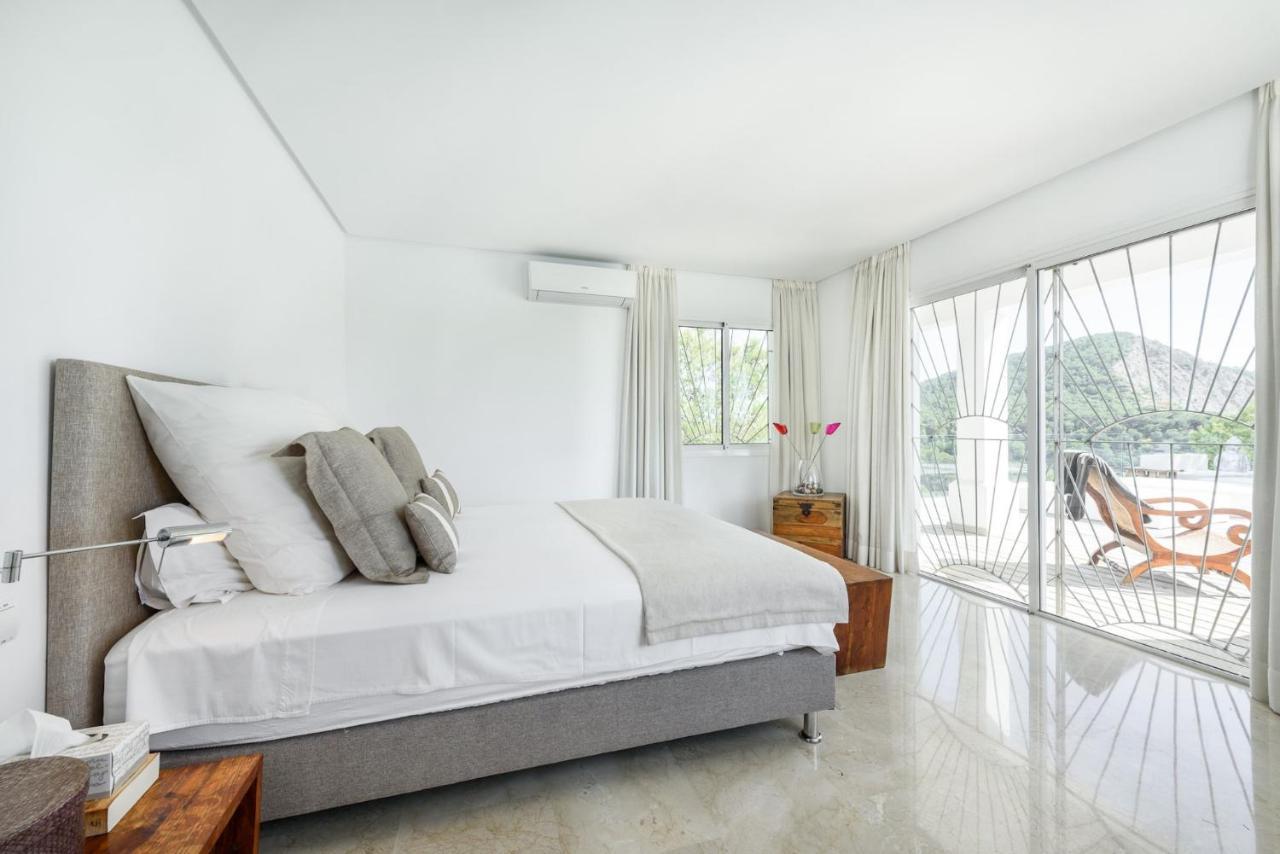 Villa Exquisite Ibiza I Jaw Dropping Sea Views I Casa Blanca Jondal I 4 Bedrooms I Gym I Outdoor Kitchen I *