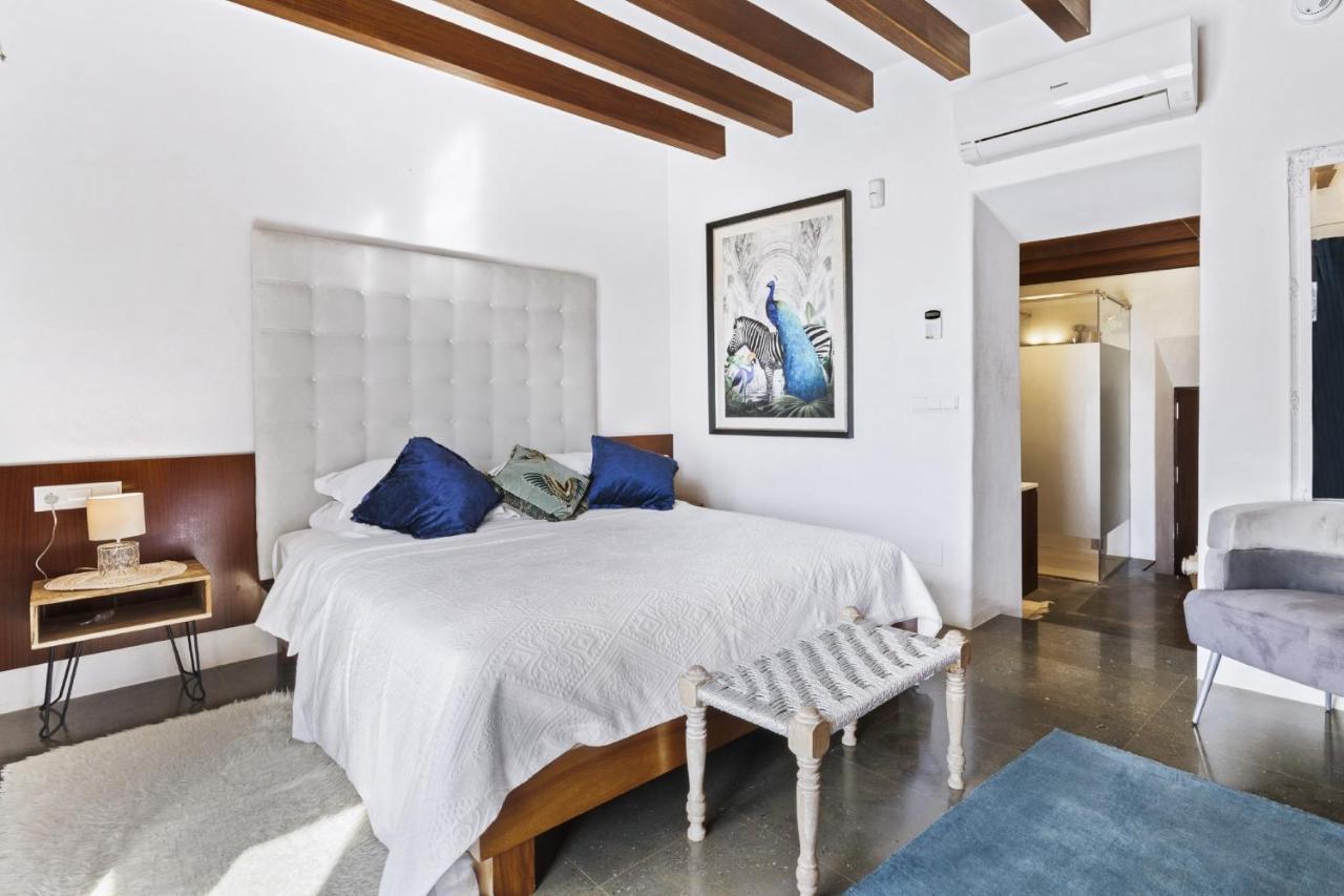 Villa Ravishing Ibiza Cel Blau 9 Bedrooms Private Pool Beautiful Country Views Santa Eulalia *