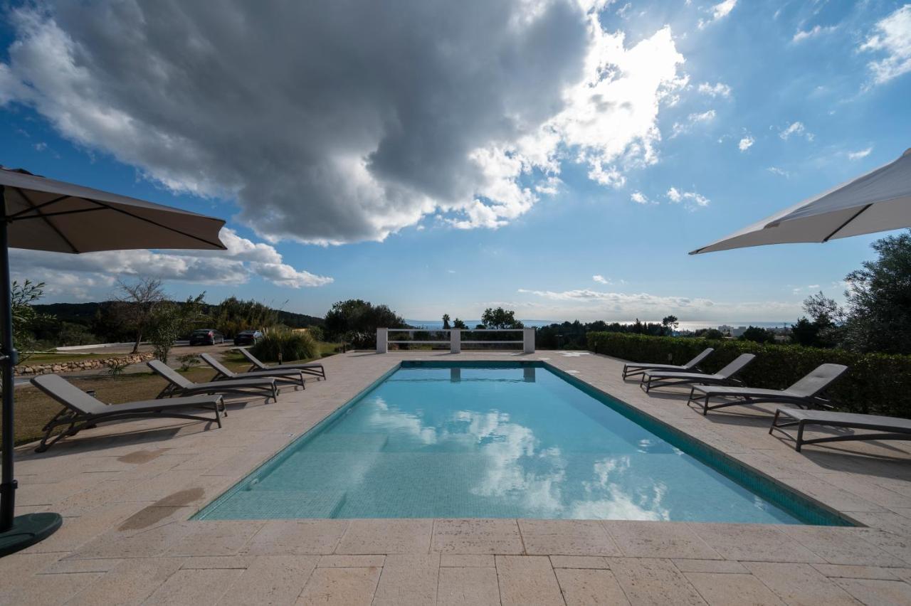 Country & Sea Villa *