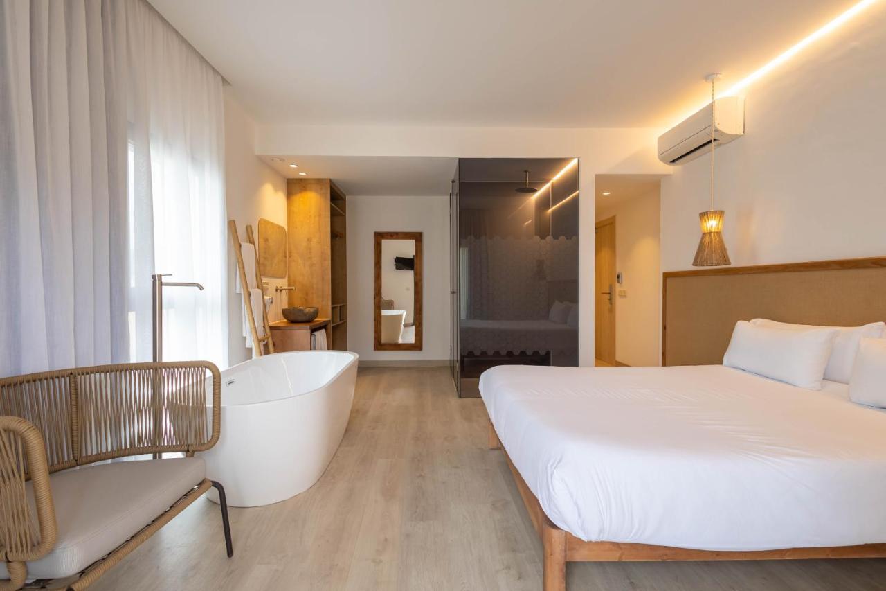 Hotel Play - Adults Only *