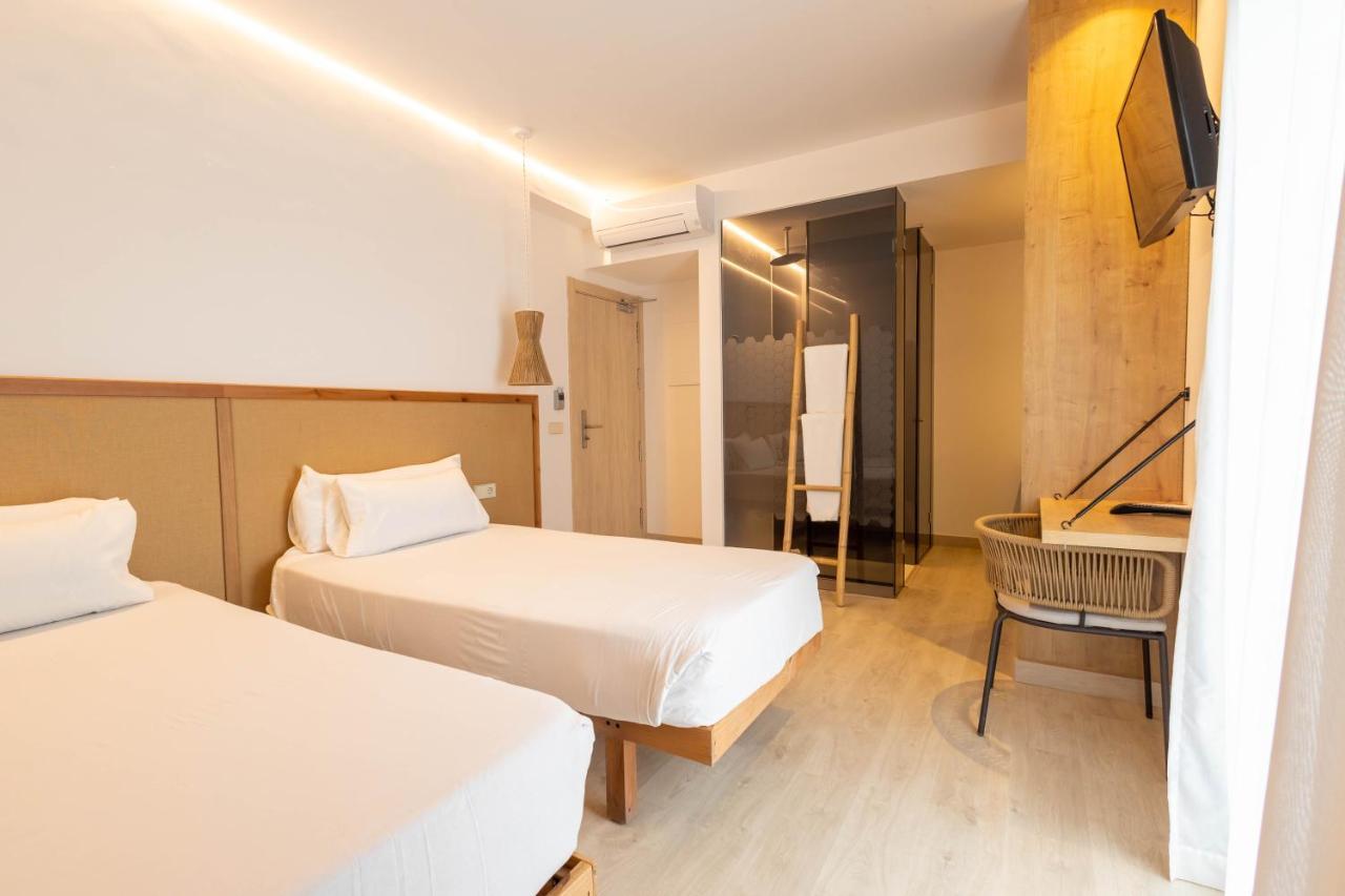 Hotel Play - Adults Only *