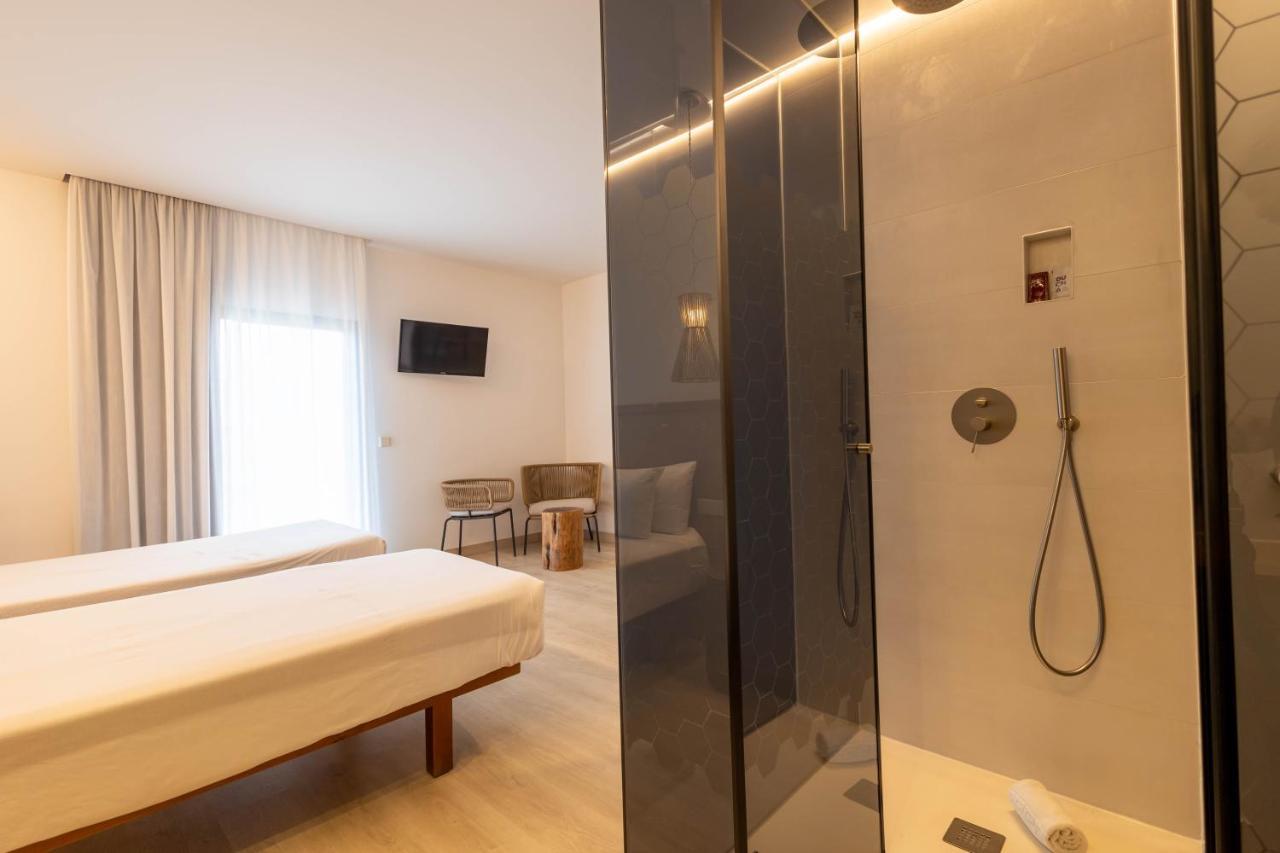 Hotel Play - Adults Only *