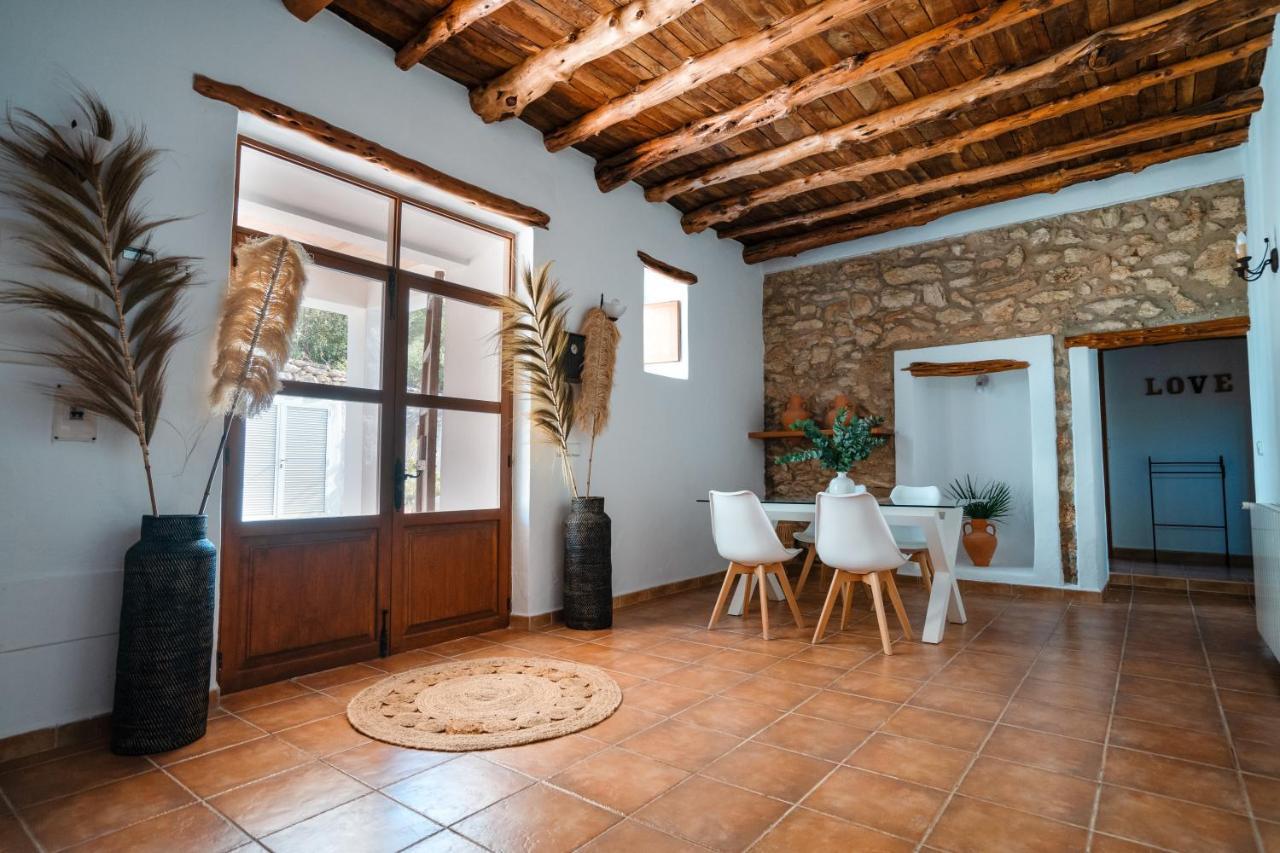 7 Bedroom With Pool - 5mins Walk To Cala Llonga - Ramon * Cala Llonga (Ibiza)