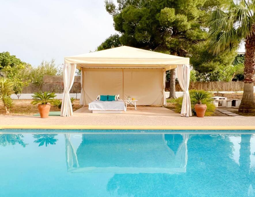 Bonita Casa Con Piscina Privada Y Amplio Jardin *