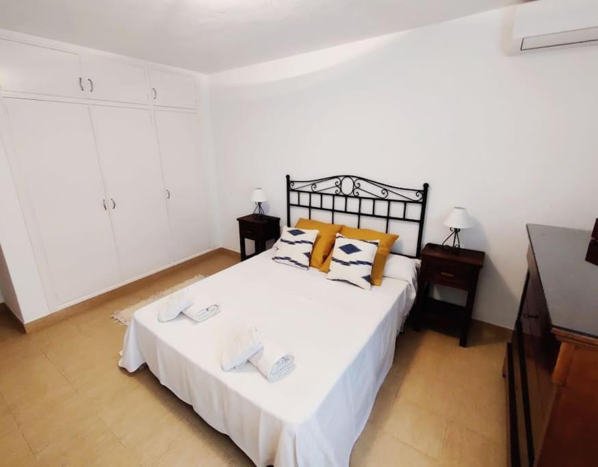 Bonita Casa Con Piscina Privada Y Amplio Jardin *