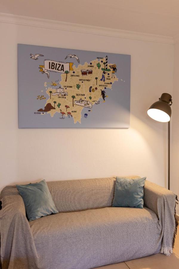 Roberto Ibiza Villa *