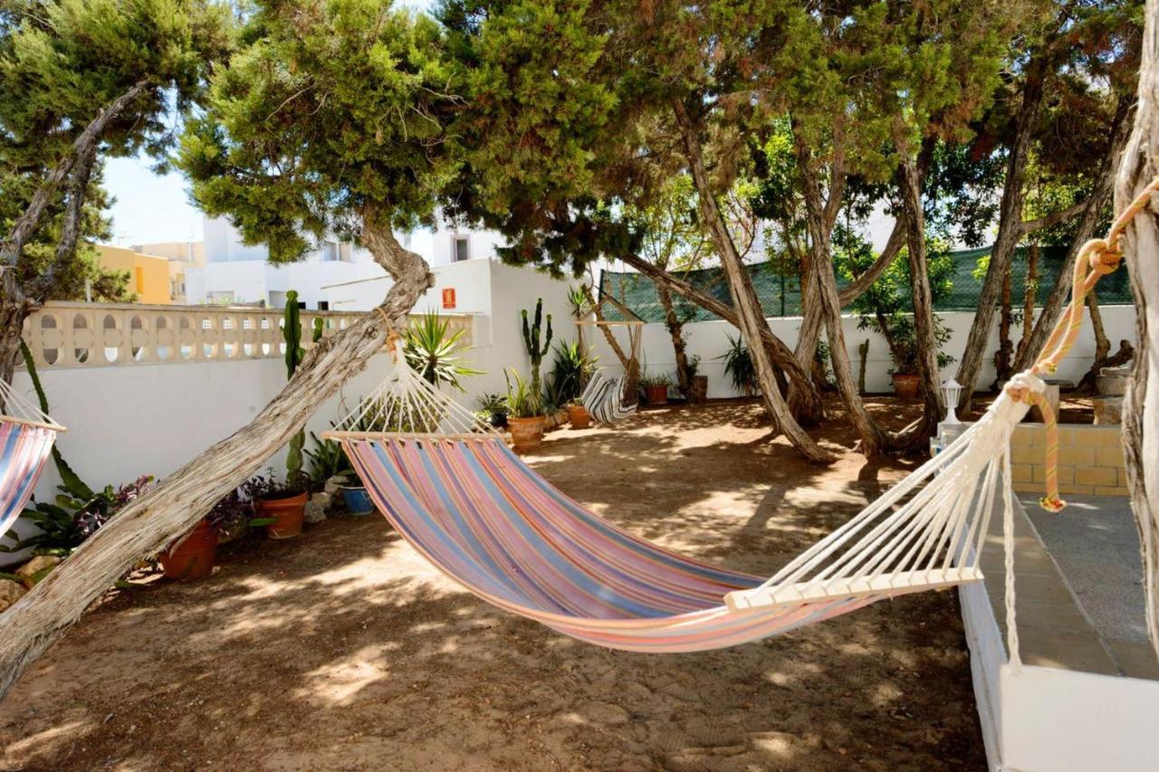 One Bedroom With Sea View Shared Pool And Furnished Balcony At *