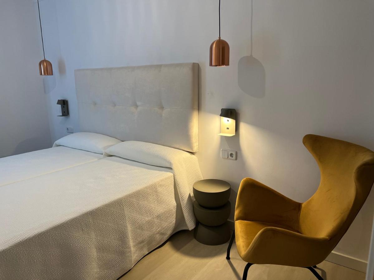 Boutique Poniente Playa 2*