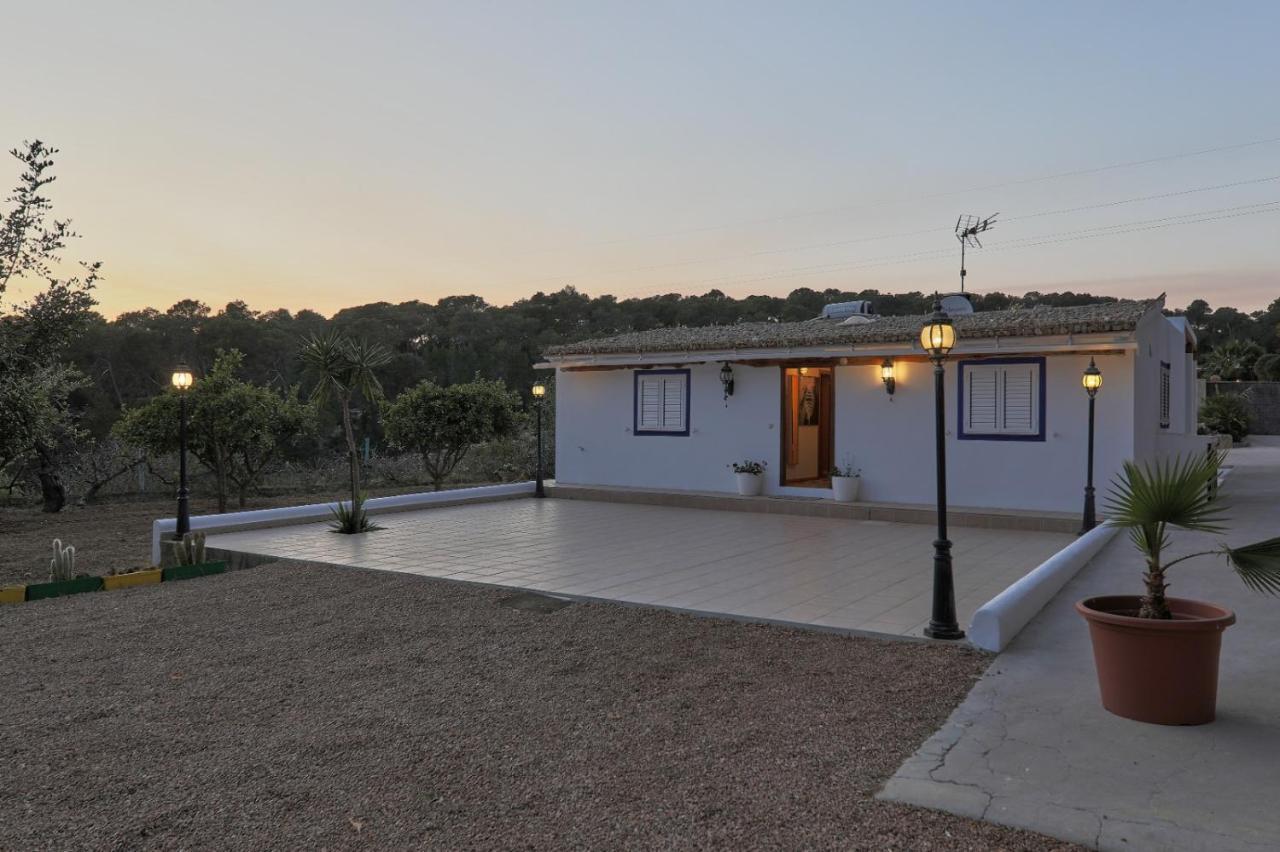 Can Clau - 2 Bedroom Finca * Santa Gertrudis (Ibiza)