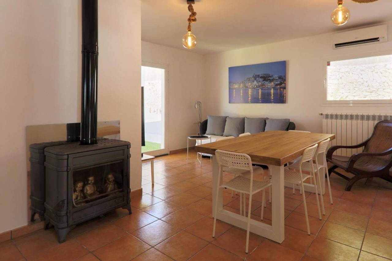 Can Clau - 2 Bedroom Finca * Santa Gertrudis (Ibiza)