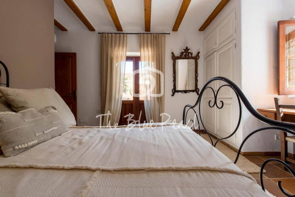 Casona Morna, By The Blue Pearl Villa Santa Eulària des Riu