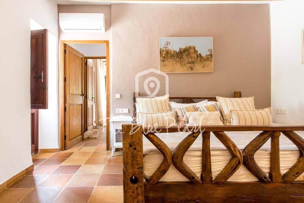Casona Morna, By The Blue Pearl Villa Santa Eulària des Riu