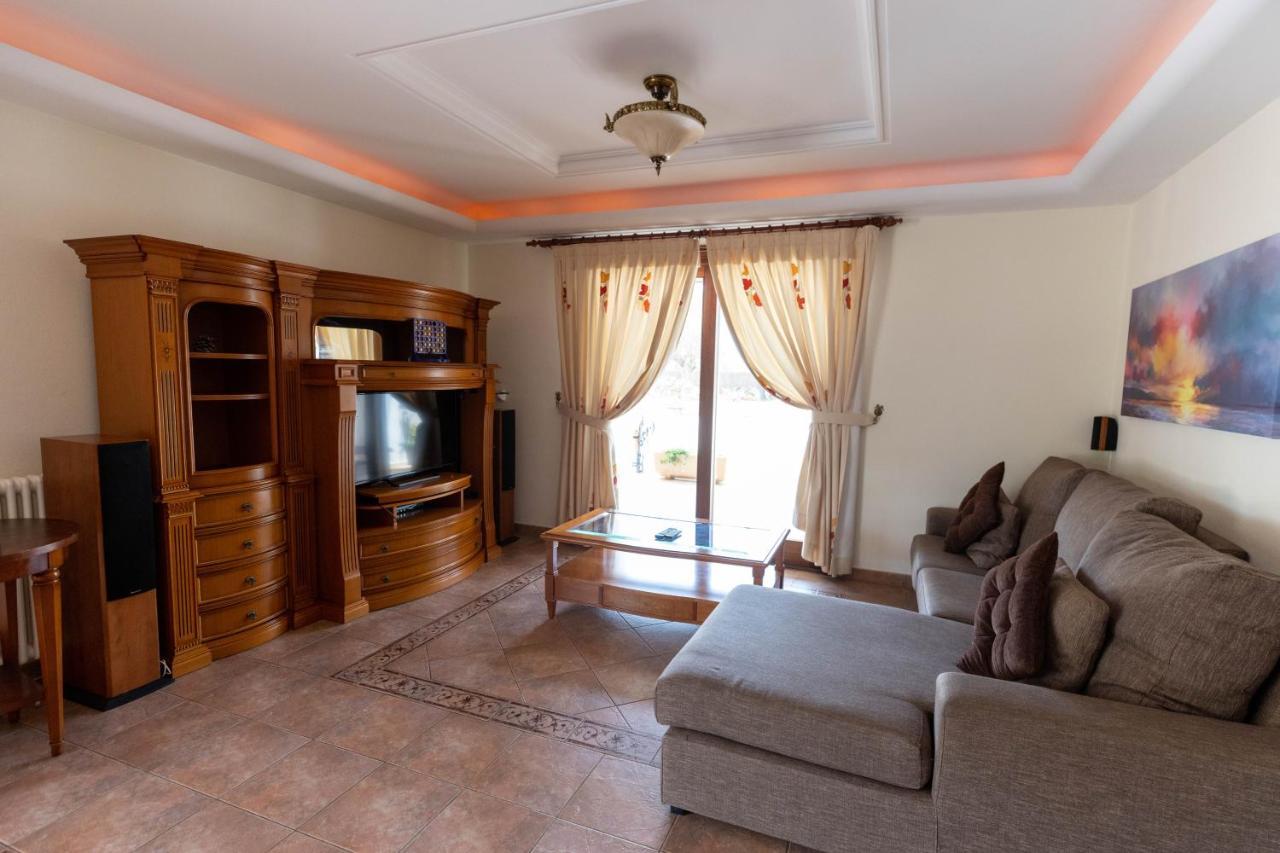 Villa Evie