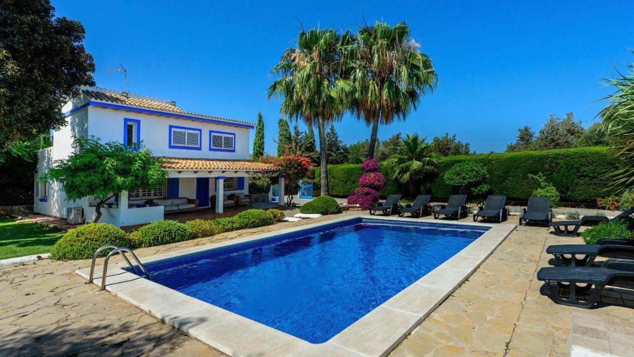 Anadi Villa *