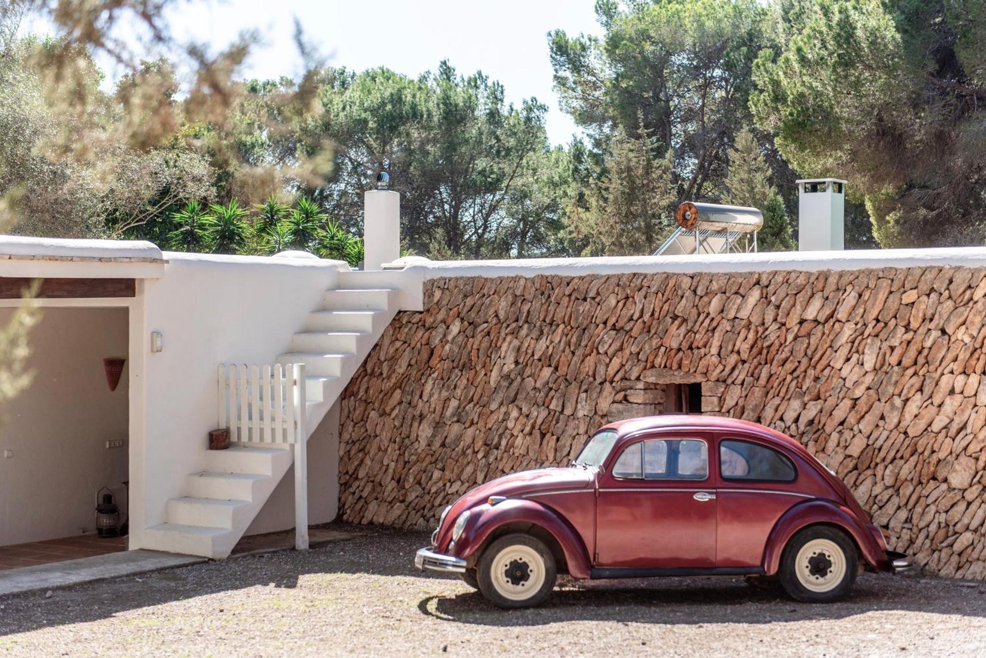 Villa Sa Tanca Ibiza Located Puig D'en Vall, 6b , Pool , Tennis Montecristo