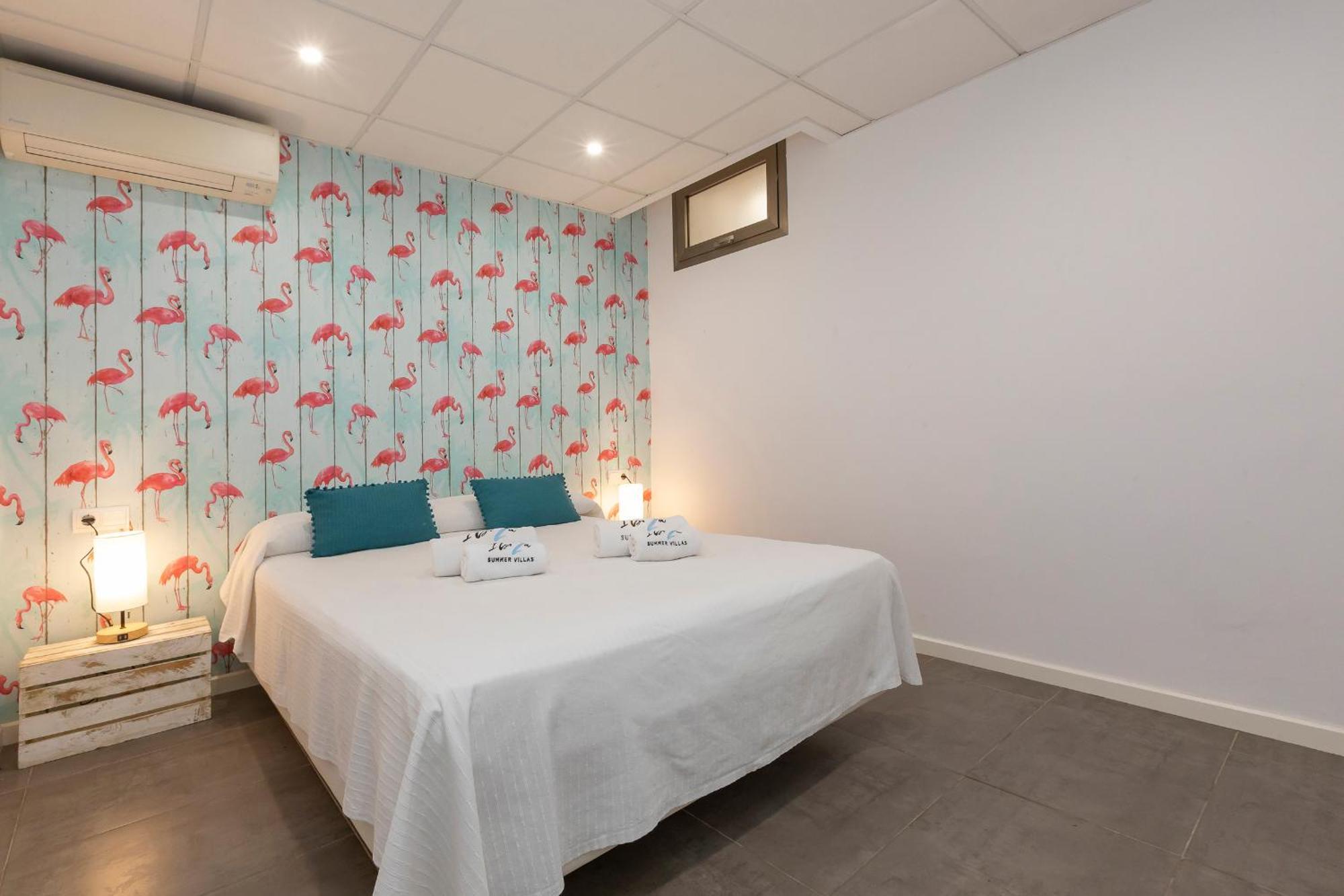 In Sleeps 10 To 12 Guests Villa *