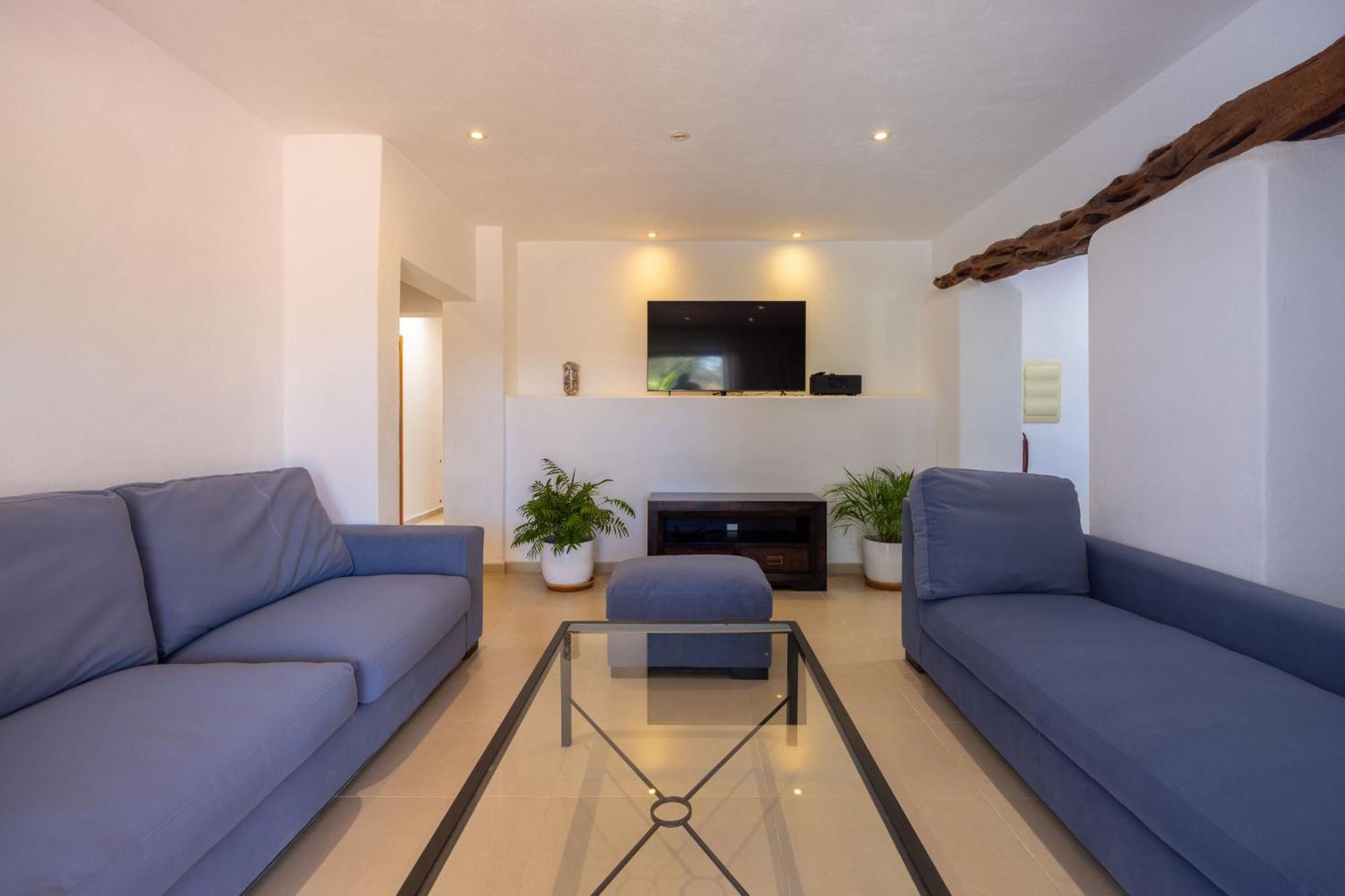 White Holiday home Sant Carles de Peralta