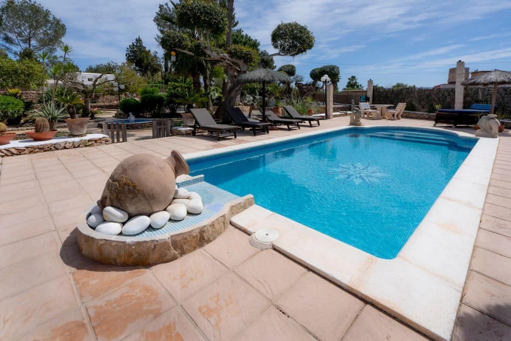 Casa Con Piscina, Jardin Y Juegos Exteriores