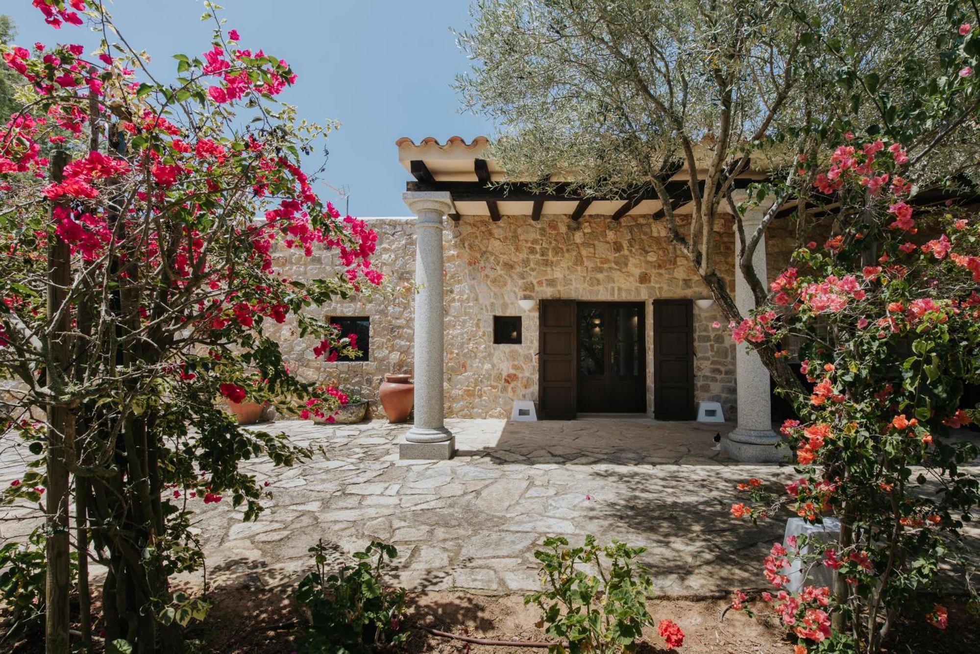 Bed & Breakfast & Paissa D'en Bernat Cala Tarida (Ibiza)
