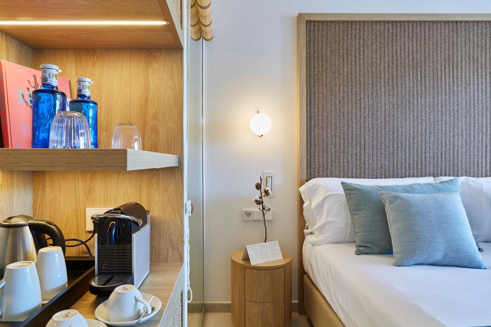 Cala San Miguel Ibiza, Curio Collection By Hilton, Adults Only Port de Sant Miguel