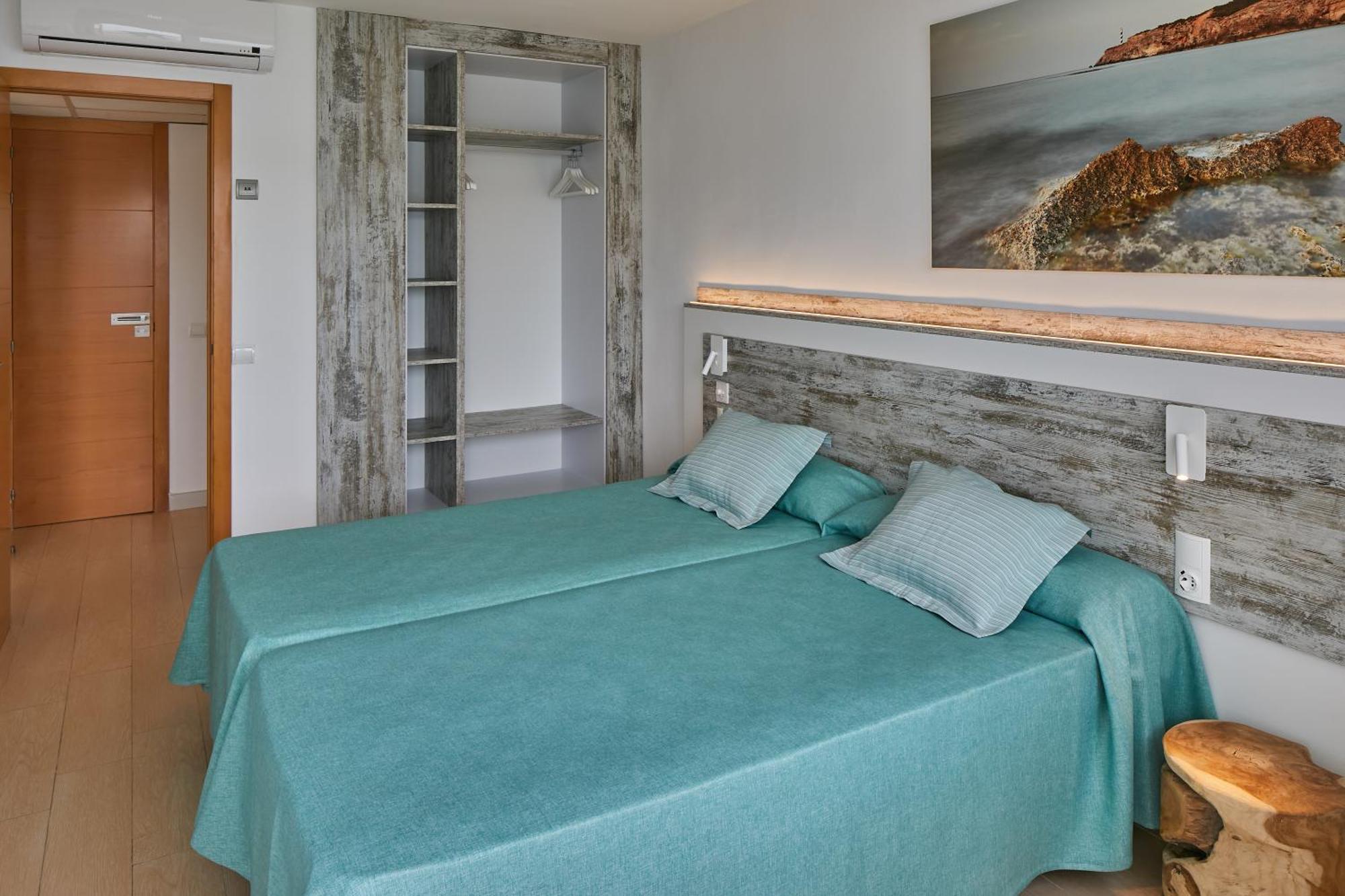 Aparthotel Playa Bella