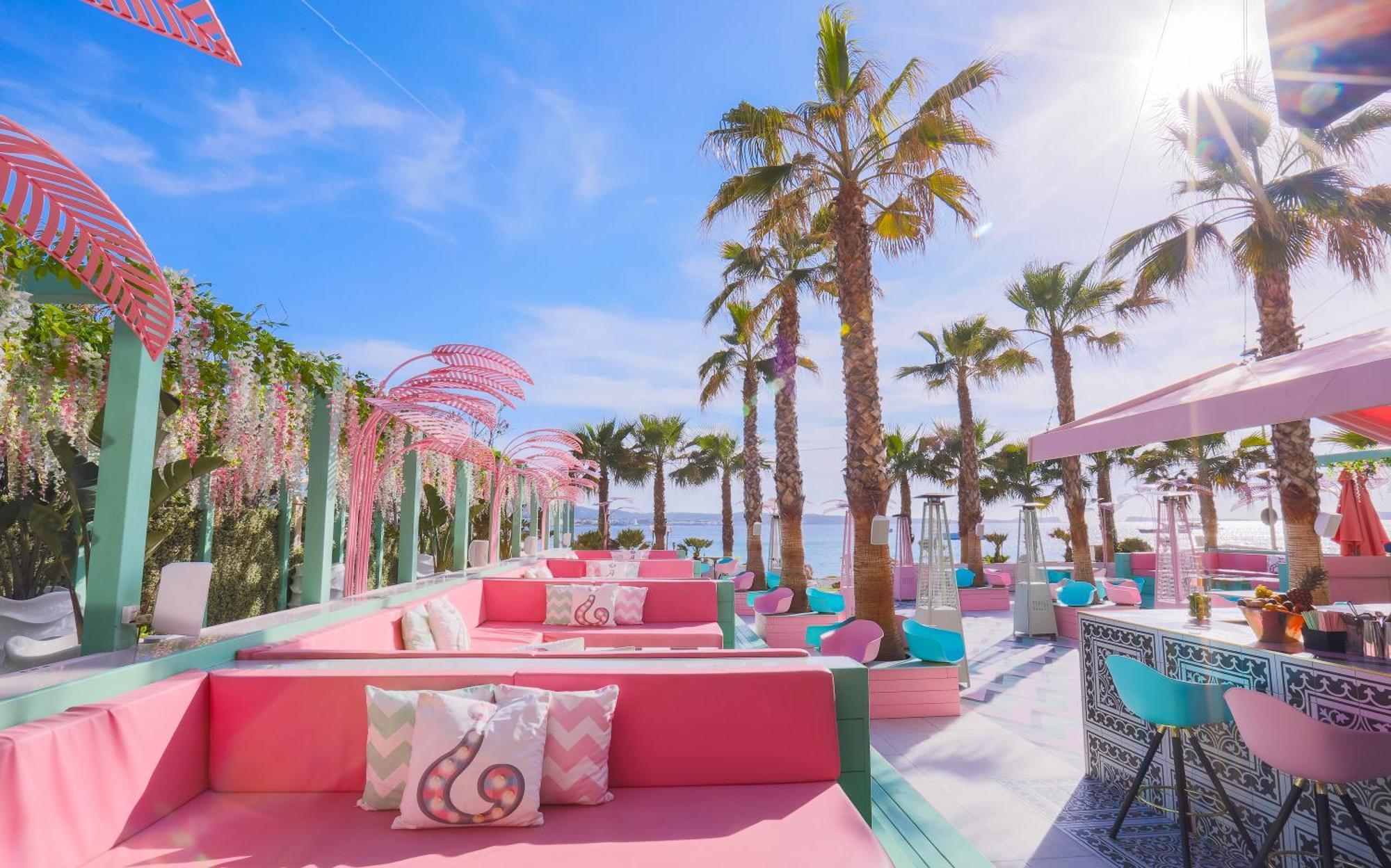 Wi-ki-woo * San Antonio (Ibiza)