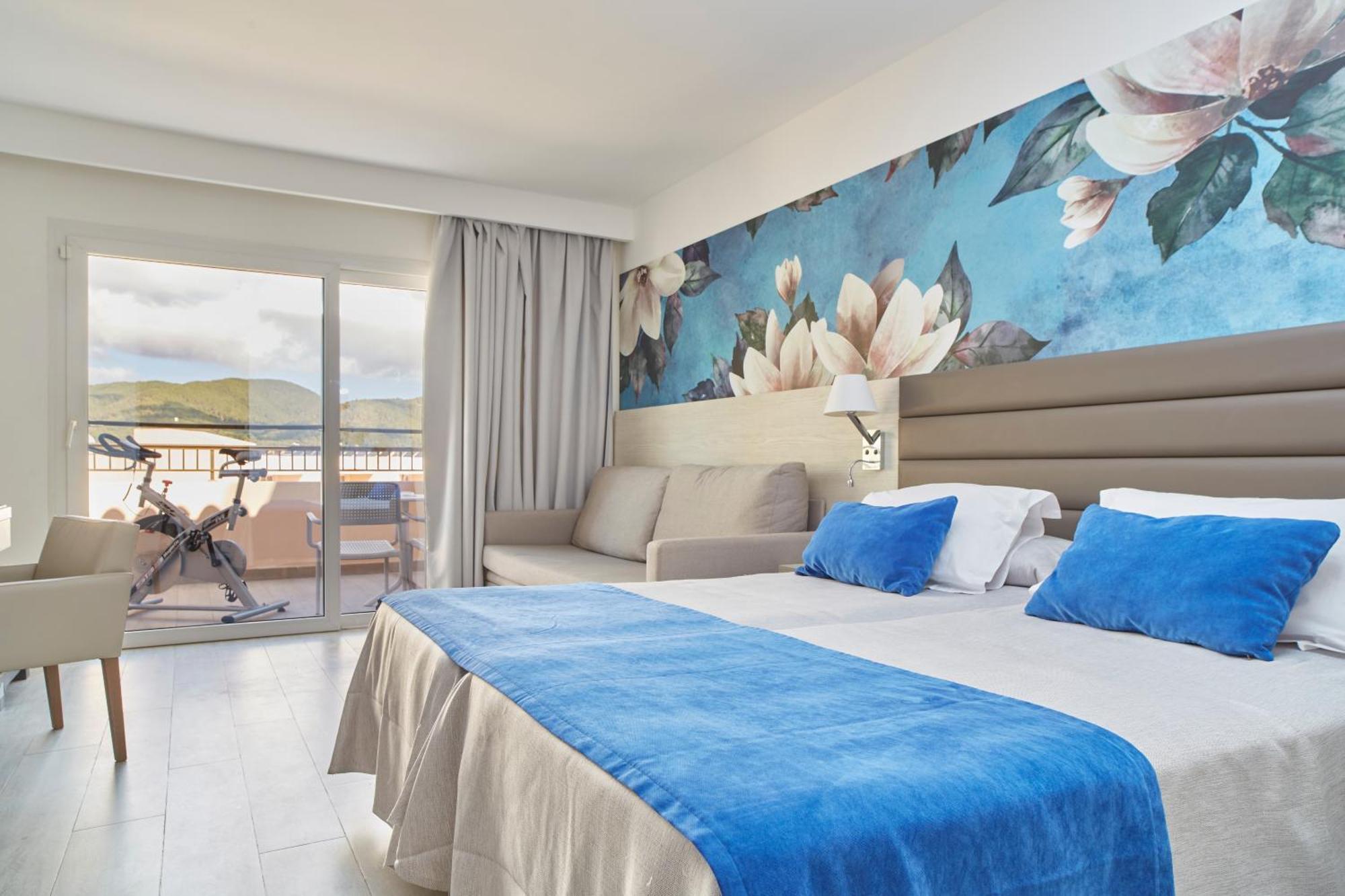 Hotel Invisa Club Cala 4*