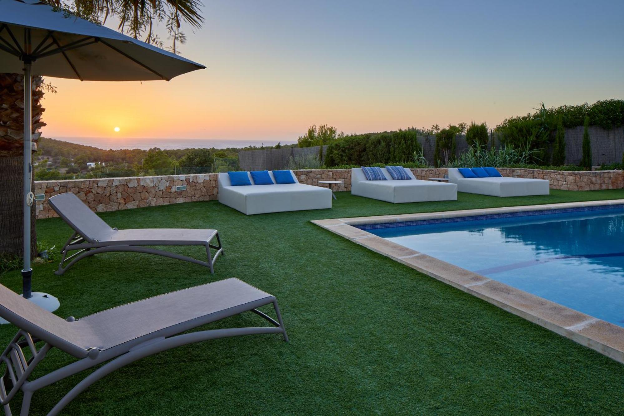 Joan I - Fantastic Sunset Views And Family Friendly - *