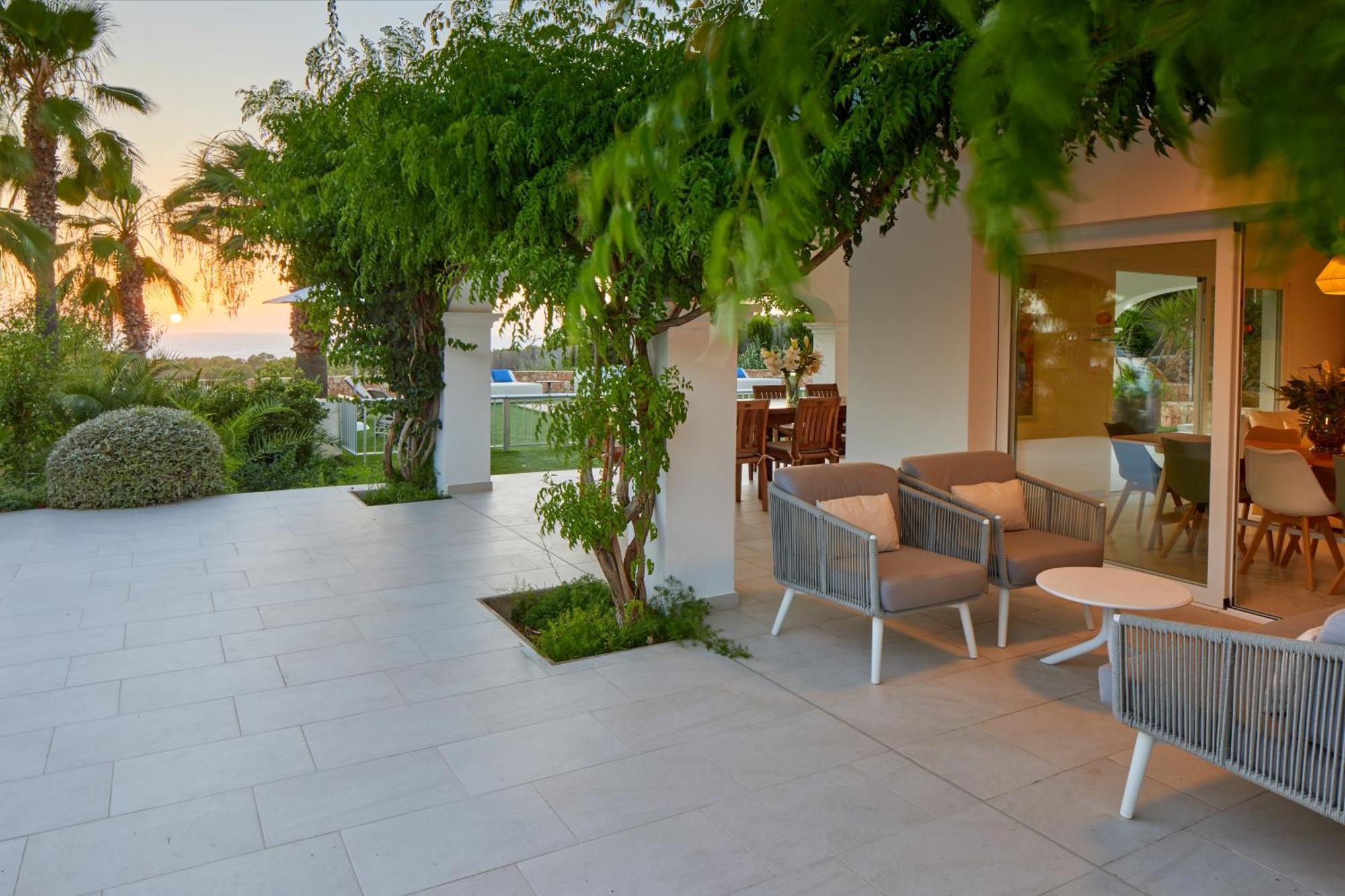Villa Joan I - Fantastic Sunset Views And Family Friendly -