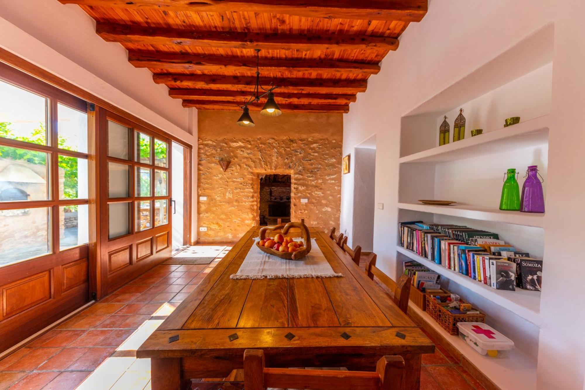 Villa Con Piscina-zona Muy Tranquila - Privacidad - Sin Turismo Masivo *