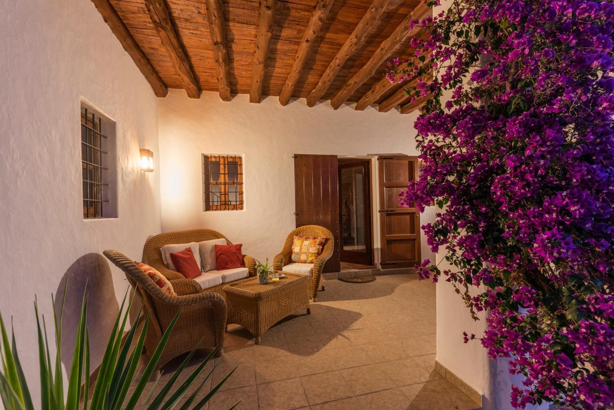 Con Piscina-zona Muy Tranquila - Privacidad - Sin Turismo Masivo Villa Sant Carles de Peralta