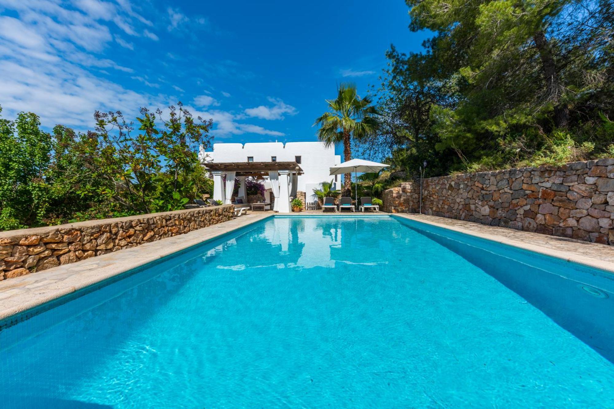 Villa Con Piscina-zona Muy Tranquila - Privacidad - Sin Turismo Masivo Sant Carles de Peralta