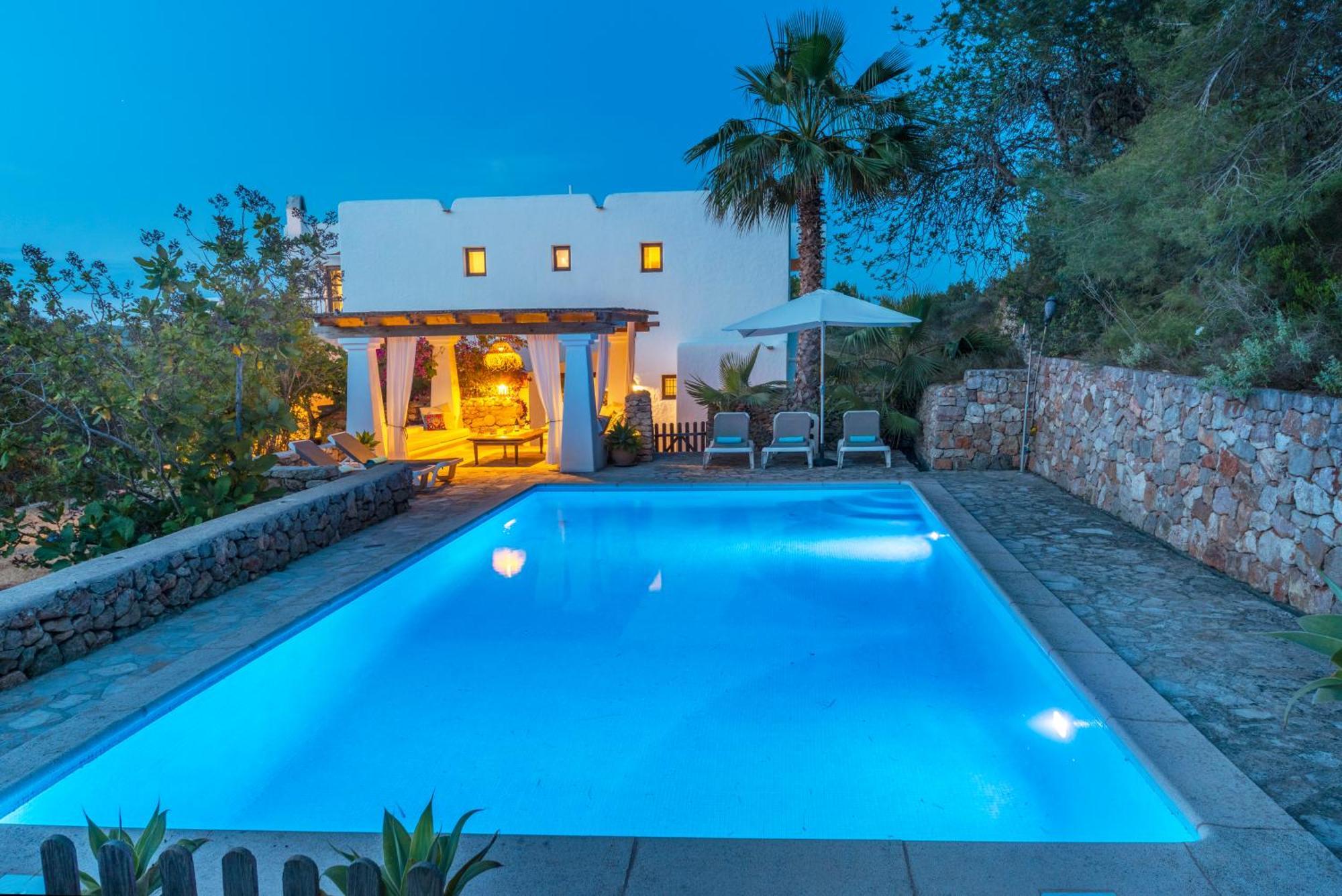 Villa Con Piscina-zona Muy Tranquila - Privacidad - Sin Turismo Masivo Sant Carles de Peralta