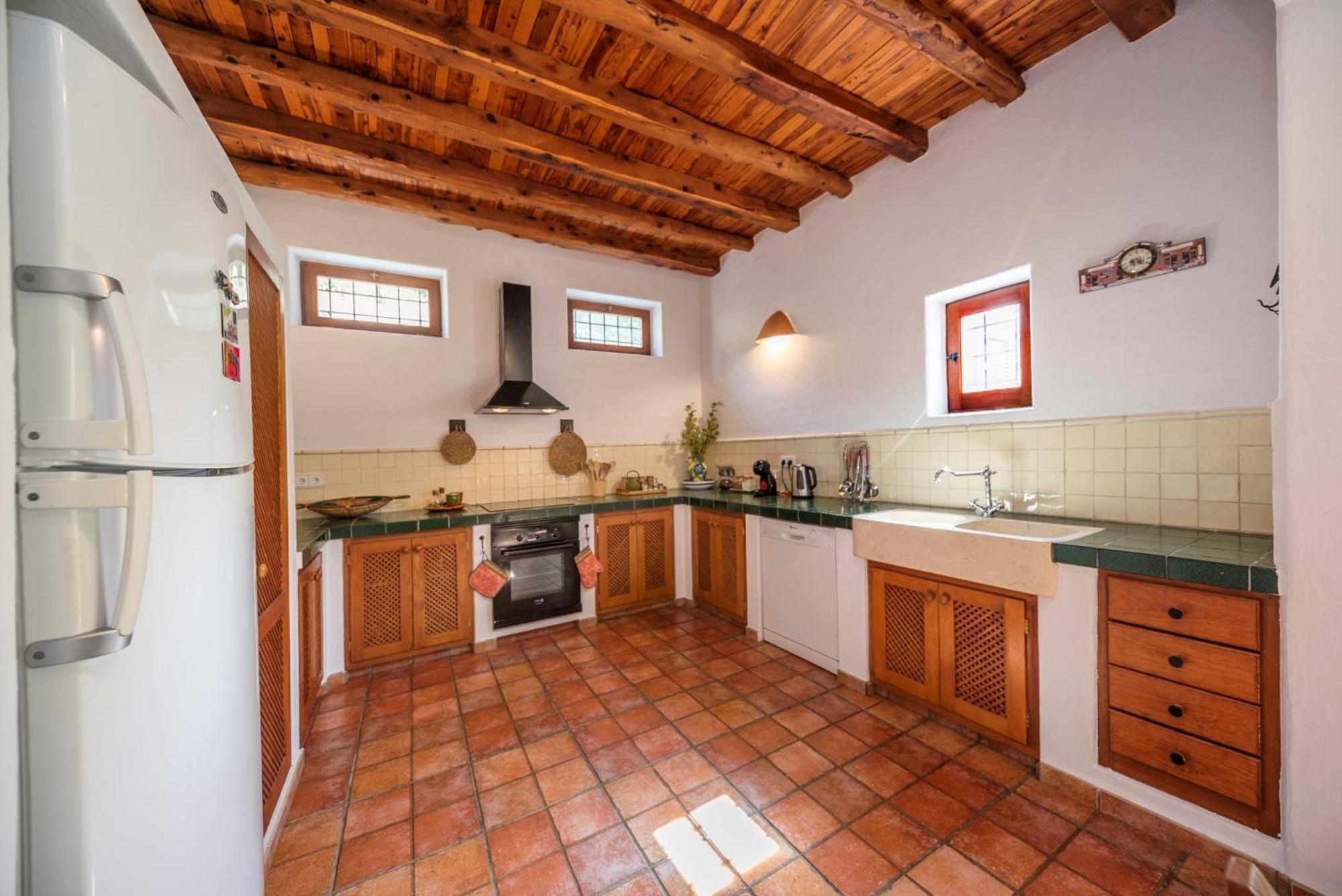 Villa Con Piscina-zona Muy Tranquila - Privacidad - Sin Turismo Masivo *