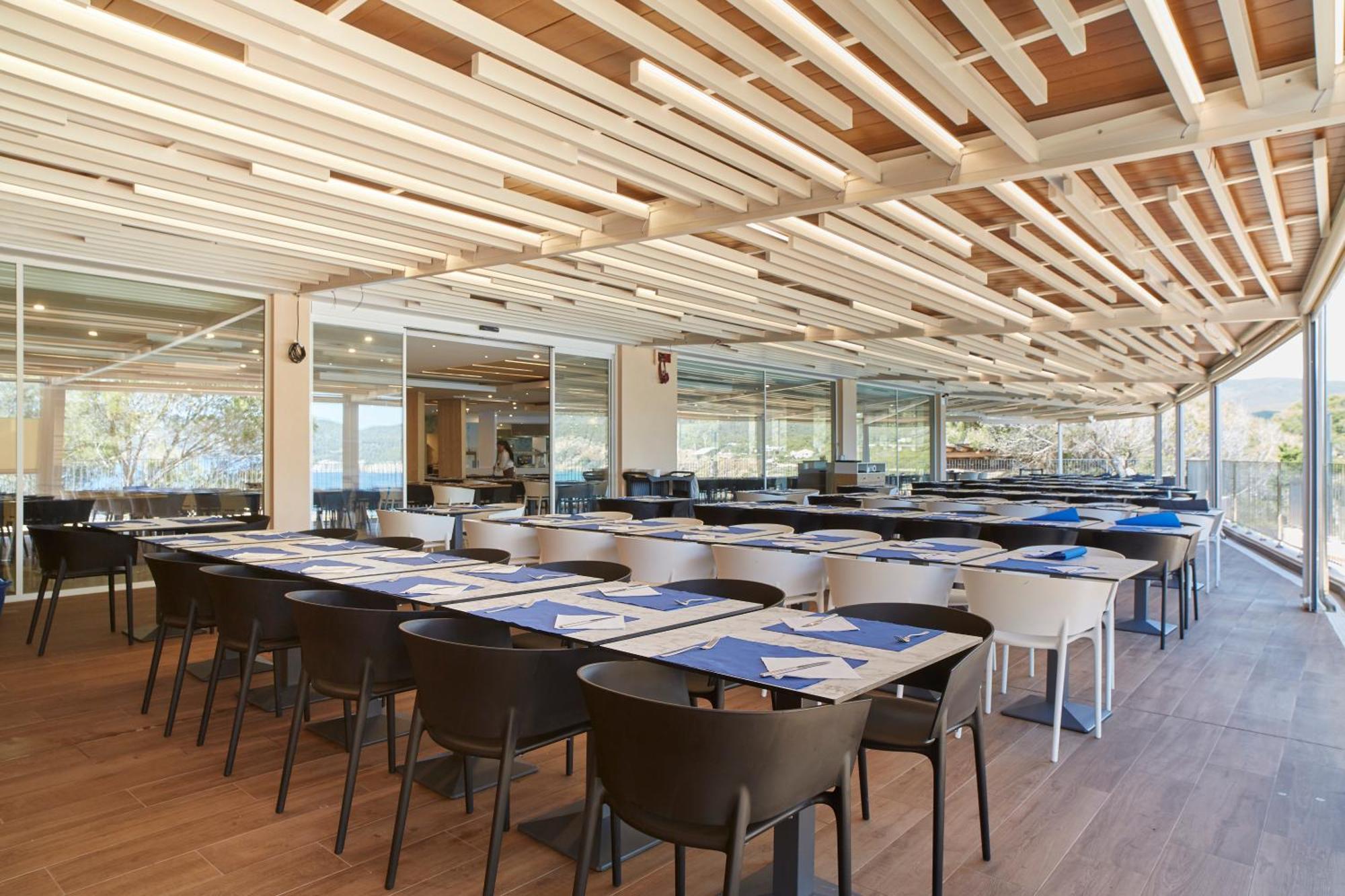 Invisa Club Cala Hotel Es Figueral