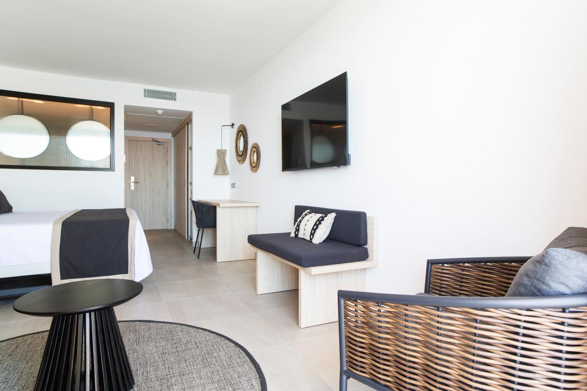 Invisa Club Cala Hotel Es Figueral