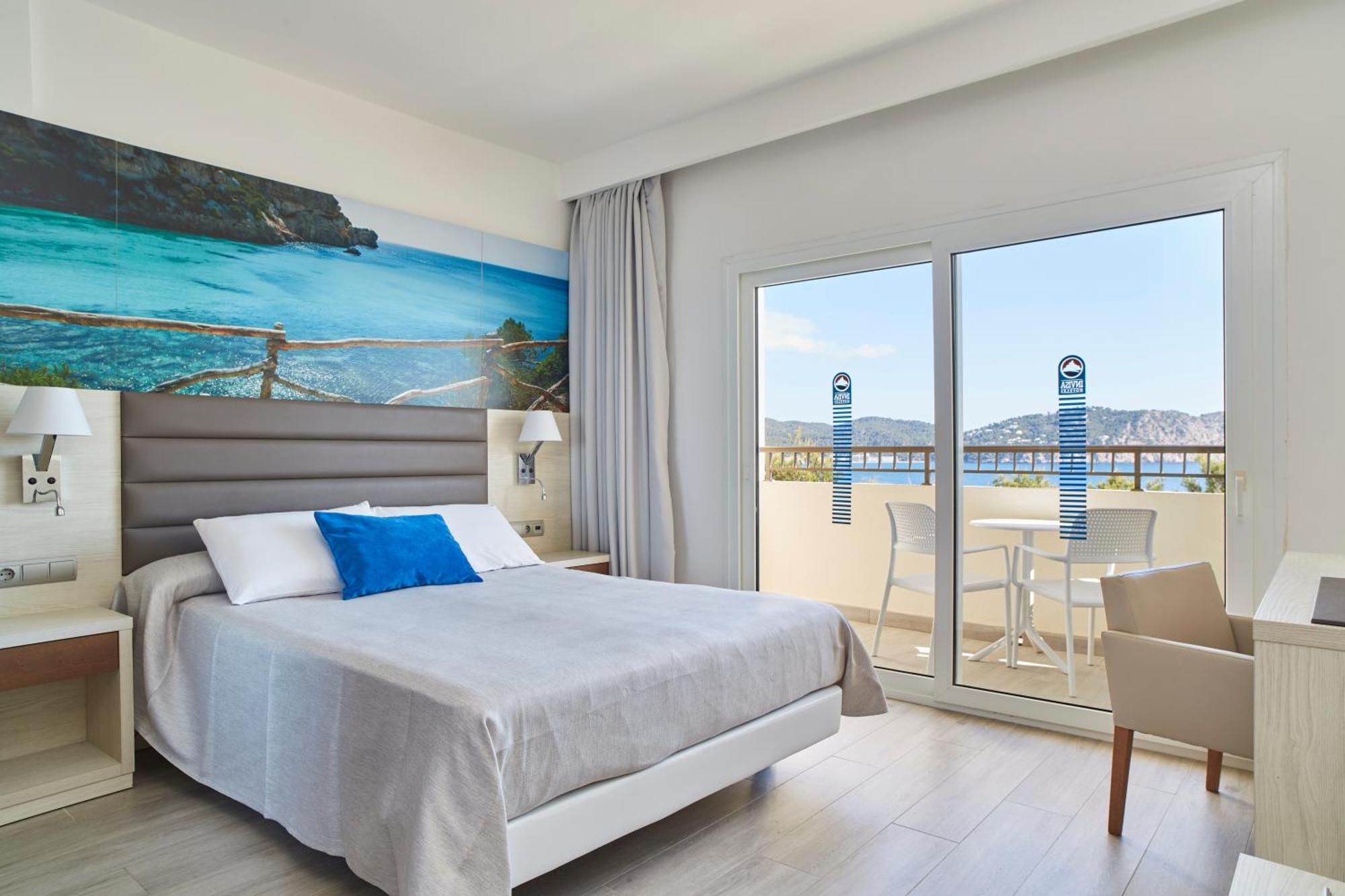Hotel Invisa Club Cala 4*