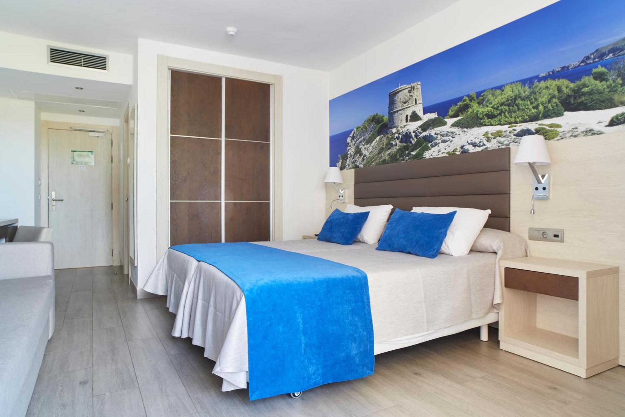 Hotel Invisa Club Cala 4*