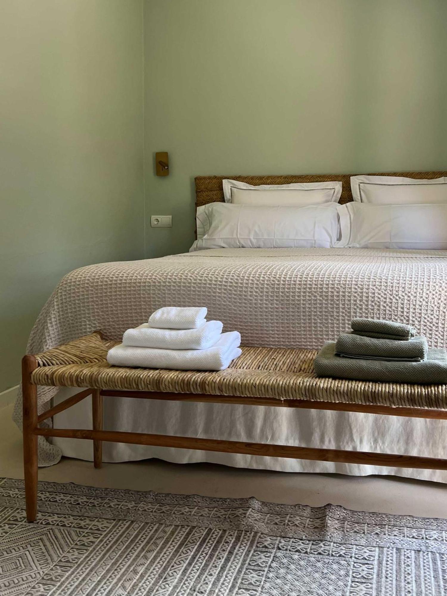 Gare Du Nord Bed & Breakfast
