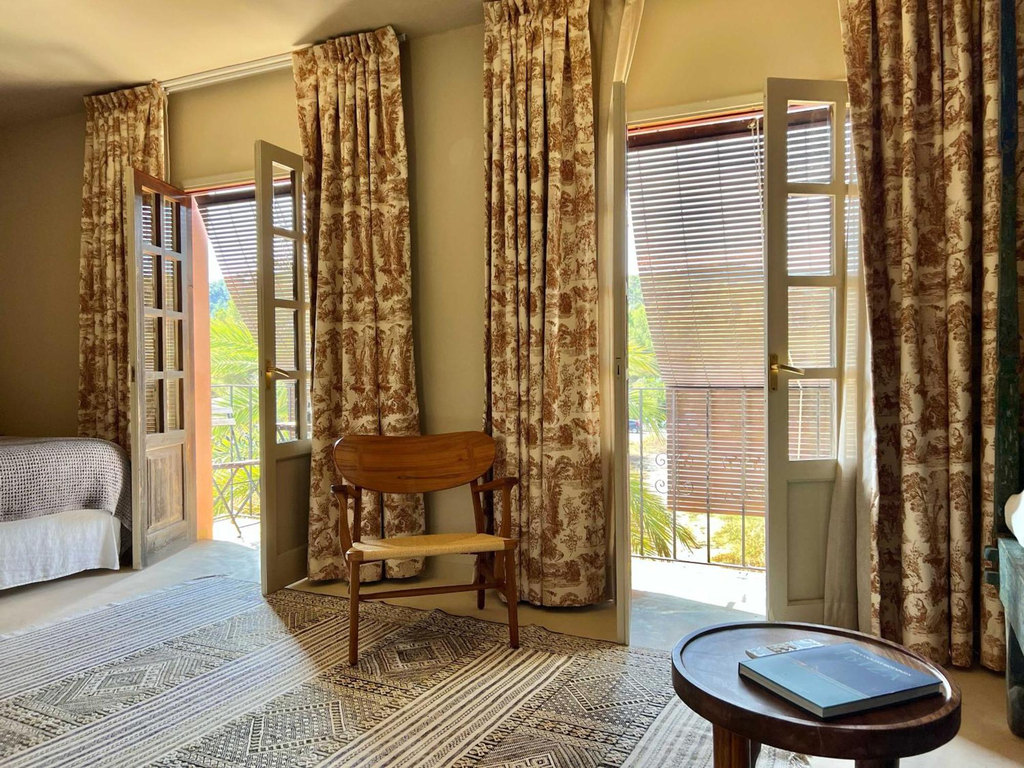 Gare Du Nord Bed & Breakfast