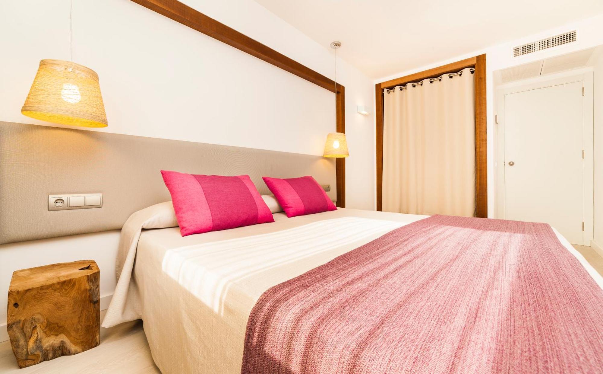 Insotel Club Tarida Playa Aparthotel