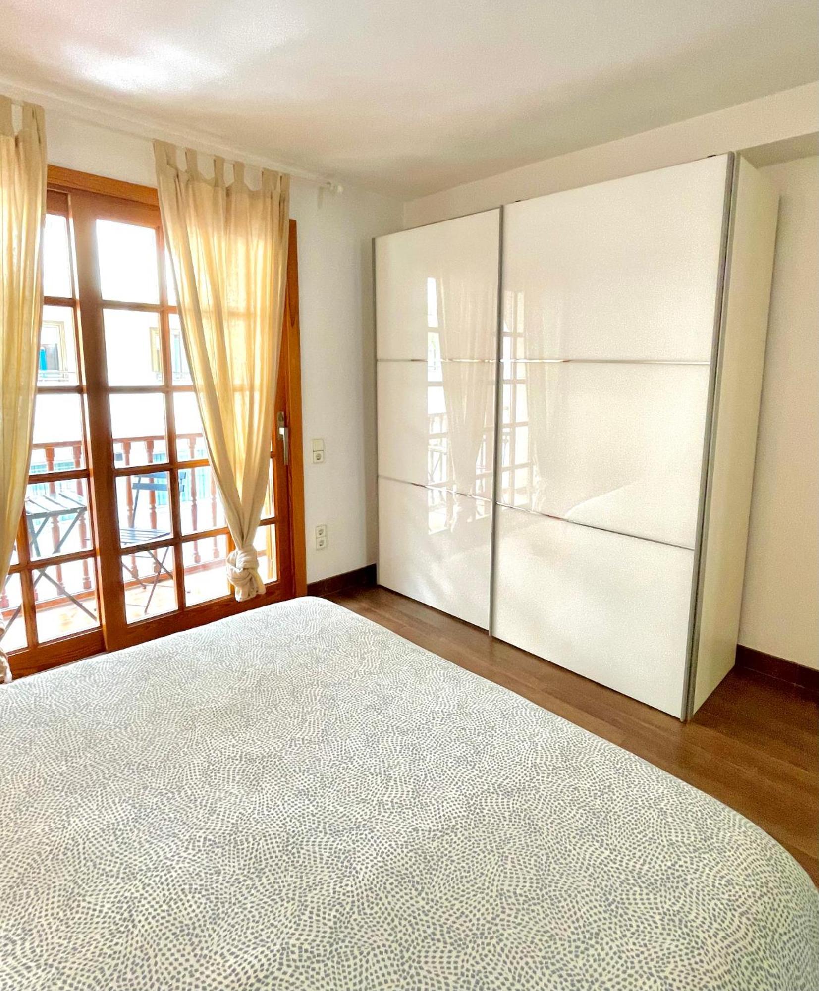 Ensuite Double With Terrace In Shared In Center Of Santa Eularia With Sea View And Close To The Homestay
