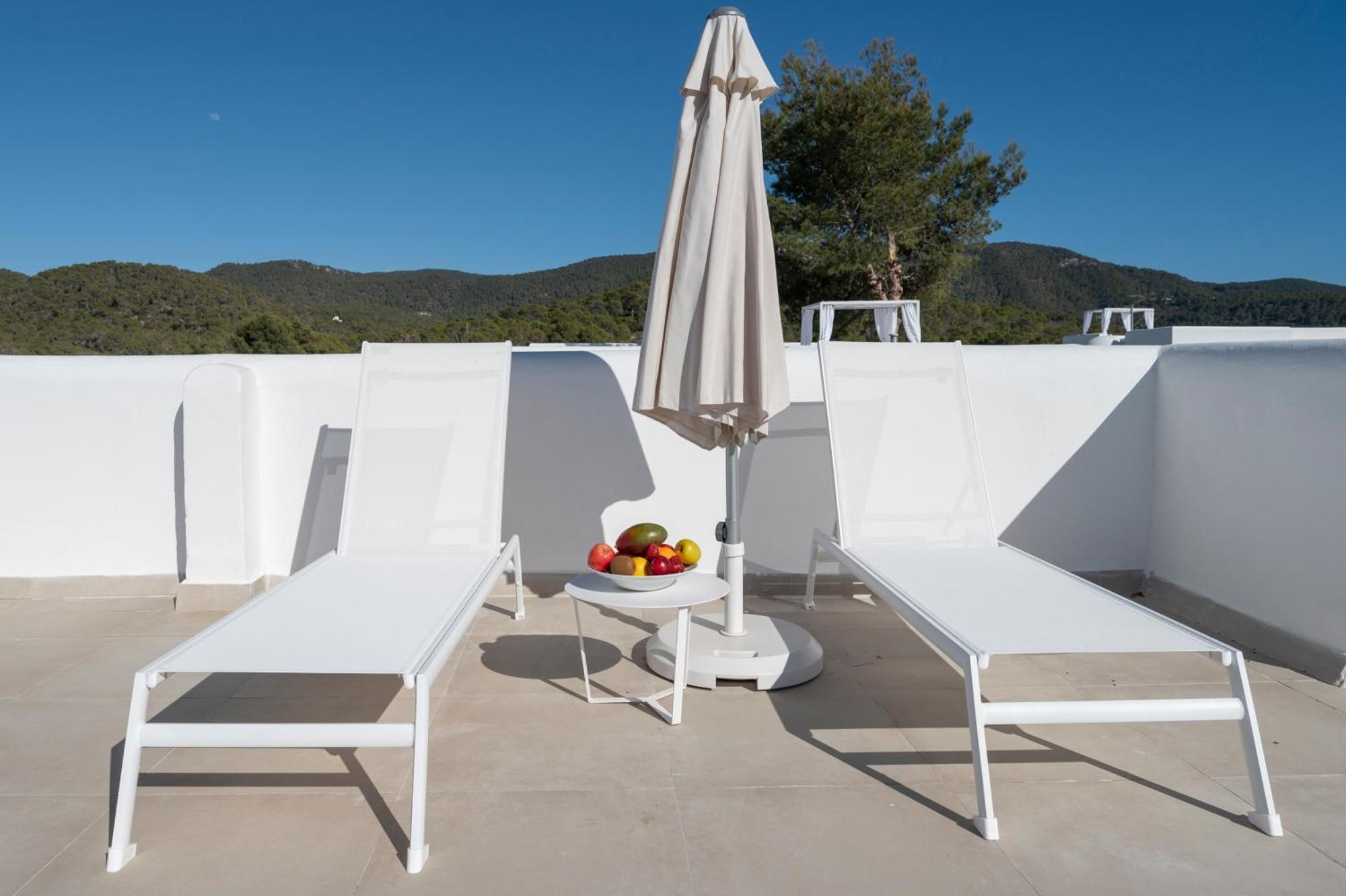 Blanco Sol * Cala Vadella (Ibiza)