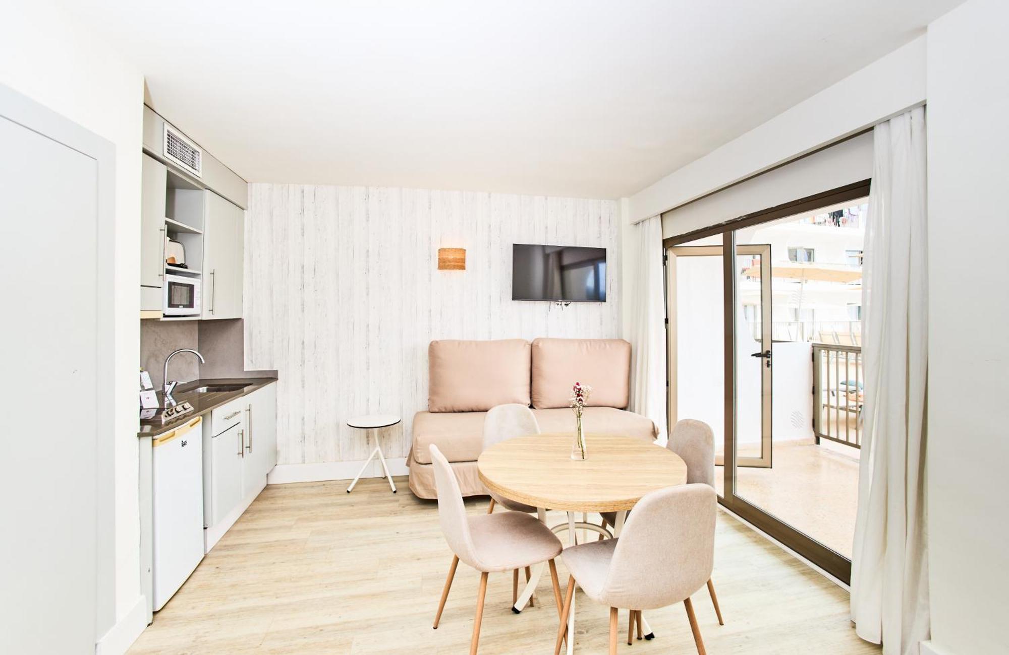Leonardo Royal Ibiza Santa Eulalia 4*