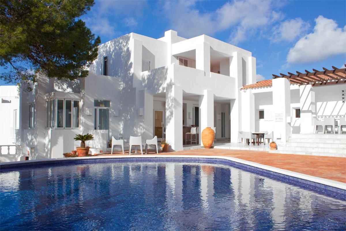 Village Hotel 4*
