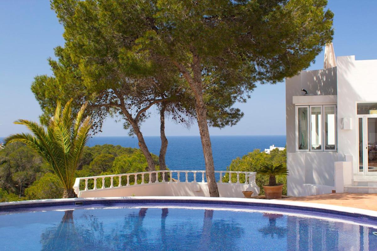Village Hotel 4*
