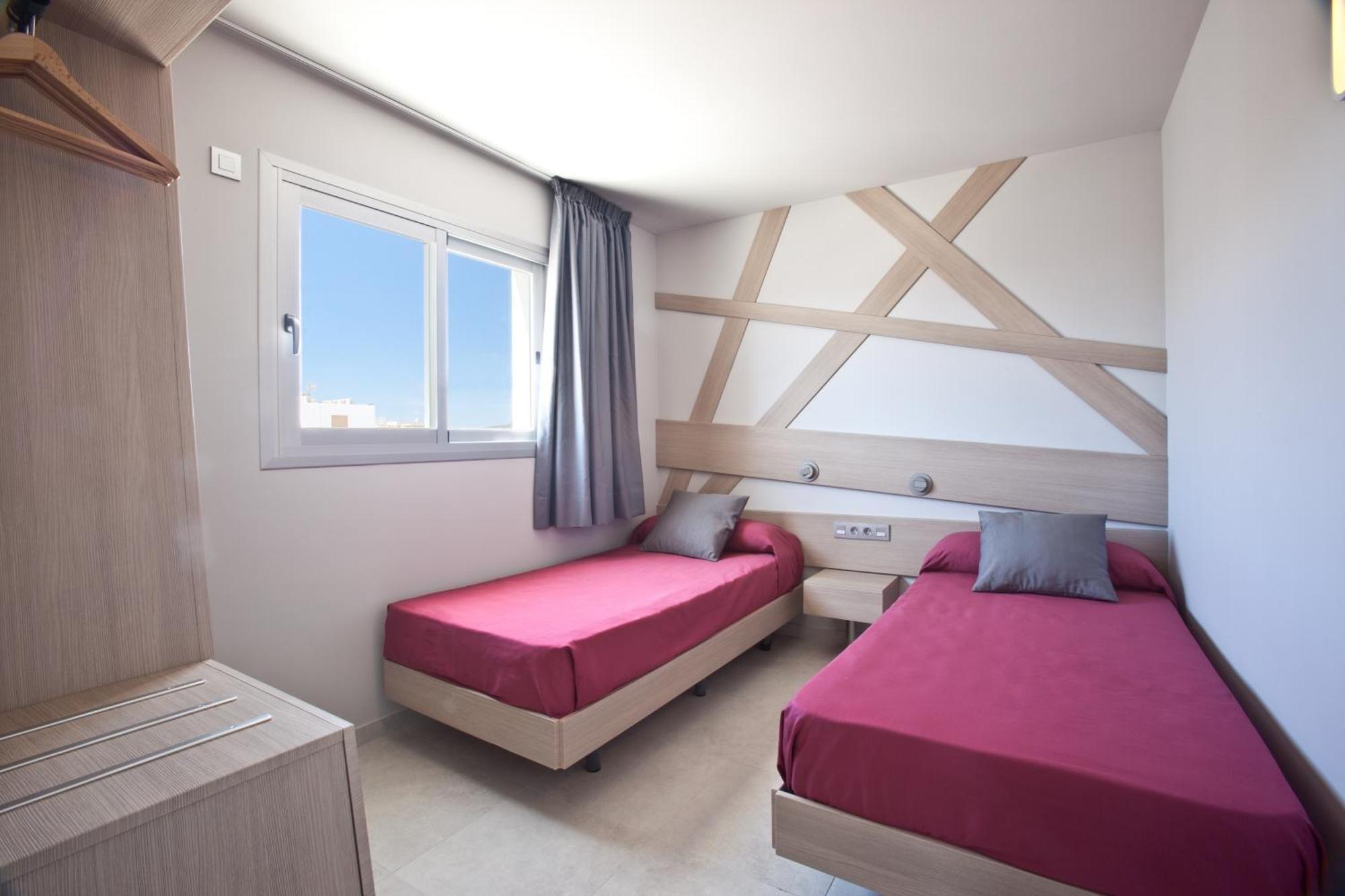 Ryans - Only Adults Aparthotel Ibiza Town